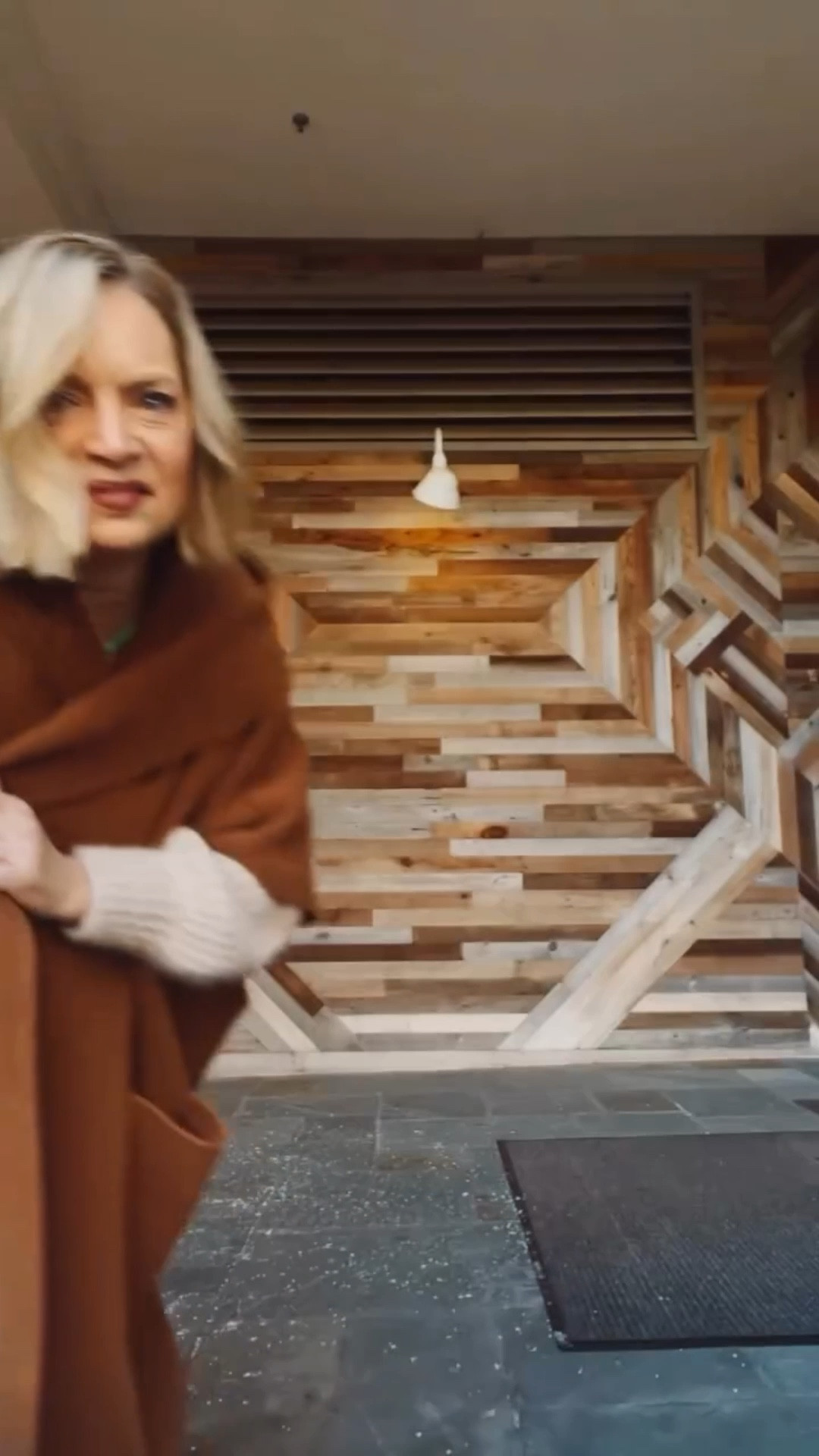 I’m getting pretty tired of freezing temps but I am happy to get to wear all my coziest pieces like this FP cozy kimono and my Ugg boots. What are you getting to wear in this weather? But, yea, bring on Spring. ☀️

FOLLOW @shoppixieco THEN Comment PIXIE below to receive a DM with the link to this post on my LTK 

#casualchicover50

⬇ https://liketk.it/5Qh0l

#modernmidlifecool #elevatedeverydaymidlife #denimasthefoundation