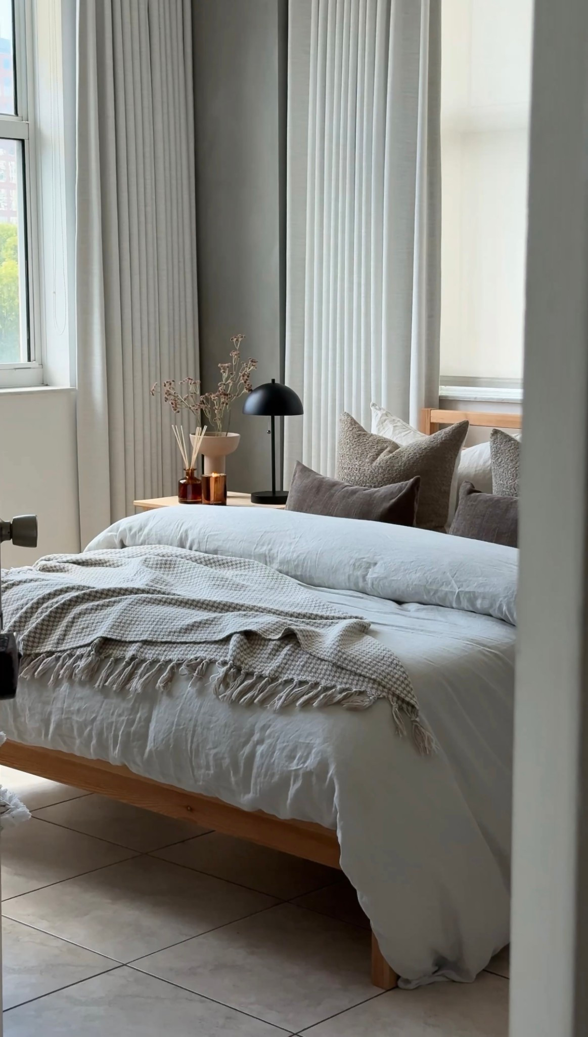 Cozy bedroom decor for fall 🍂✨
- 🕯️Apotheke discount code: FAMDCOR
- 🛏️ Quince bedding discount code: INFG-25FAMDCOR10

#LTKSeasonal #LTKHome