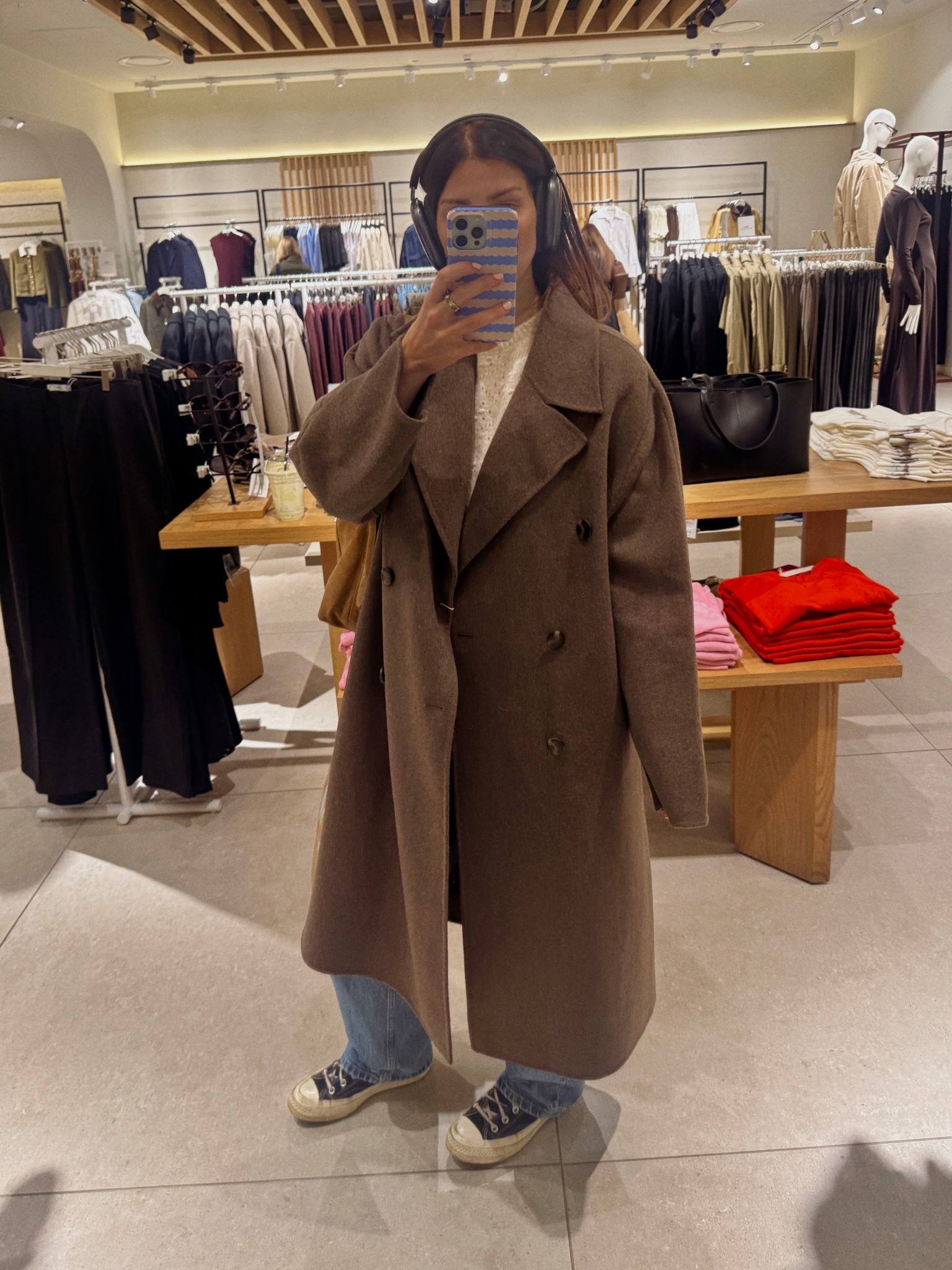 My first coat of autumn fall 2025 

Brown wool long coat 🥰😍

Classic autumn style 🍂 – oversized wool coat in a timeless brown shade, layered effortlessly with relaxed jeans and Converse sneakers for that off-duty, casual chic vibe. The perfect capsule wardrobe outerwear piece for fall and winter. Minimal, cozy and versatile styling that works for everyday wear. ✨ #autumnoutfit #capsulewardrobe #fallfashion #neutralstyle #oversizedcoat #streetstyle


#LTKstyletip #LTKautumn #LTKuk