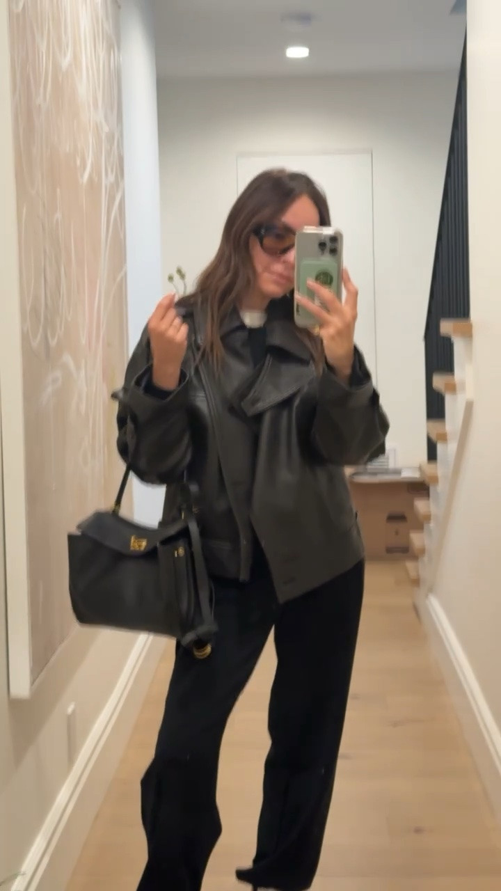 & back to the airport I go! Headed back to NYC to cover the Met Gala! Today’s travel fit is all about comfort✈️

#LTKootd #LTKTravel #LTKPetite