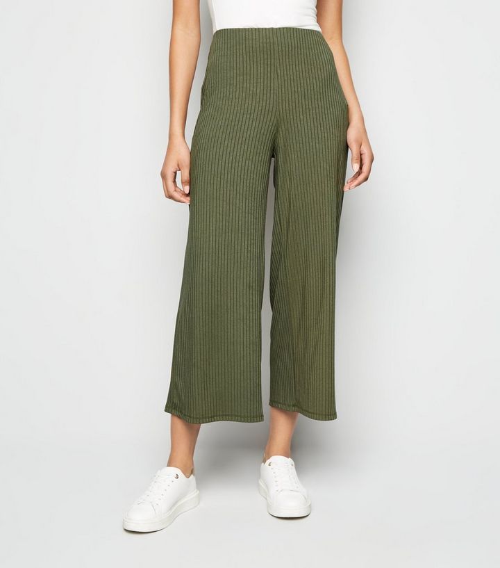 Last chance


                    Khaki Ribbed Wide Crop Trousers
						
						Add to Saved Items... | New Look (UK)