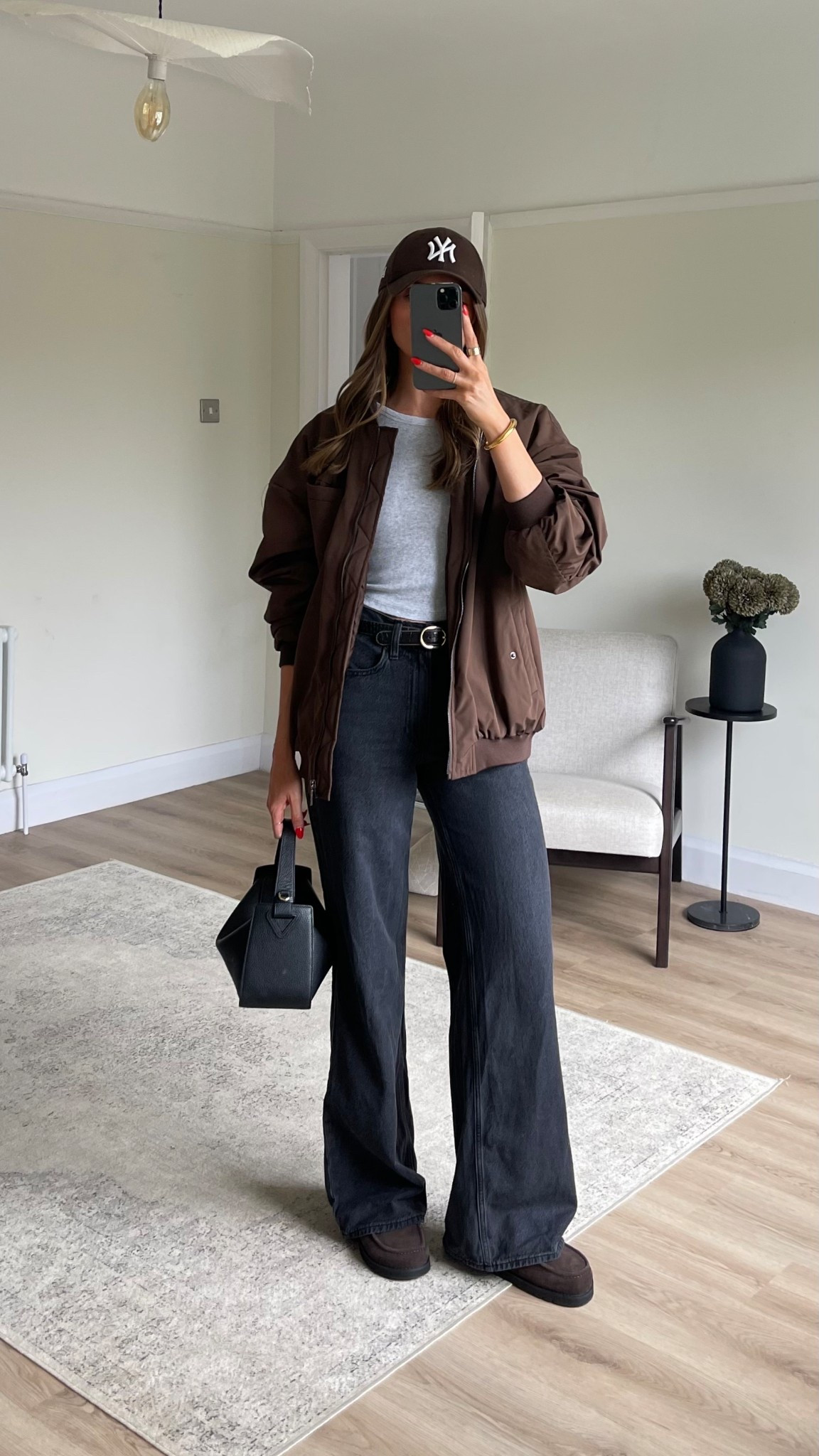 Styling the Dune ‘goldy’ brown suede backless loafers
Warehouse brown bomber jacket - exact & similar linked 
Uniqlo grey built in bra top - small
Abercrombie wide leg jeans 25 long, I’m 5ft 6
Brown new eras cap 
The horse bag 


Outfit inspiration, styling brown, bomber jacket, cap outfit 

#LTKuk