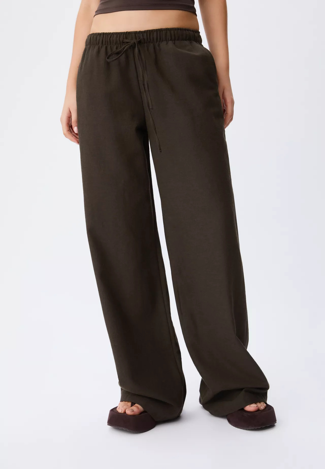 Linnen broek met trekkoord | Stradivarius (NL)