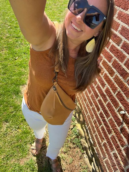 My OOTD as a 42 year old Mom of ✌🏼 headed to church on a sunny Sunday


#LTKfindsunder50 #LTKitbag #LTKover40