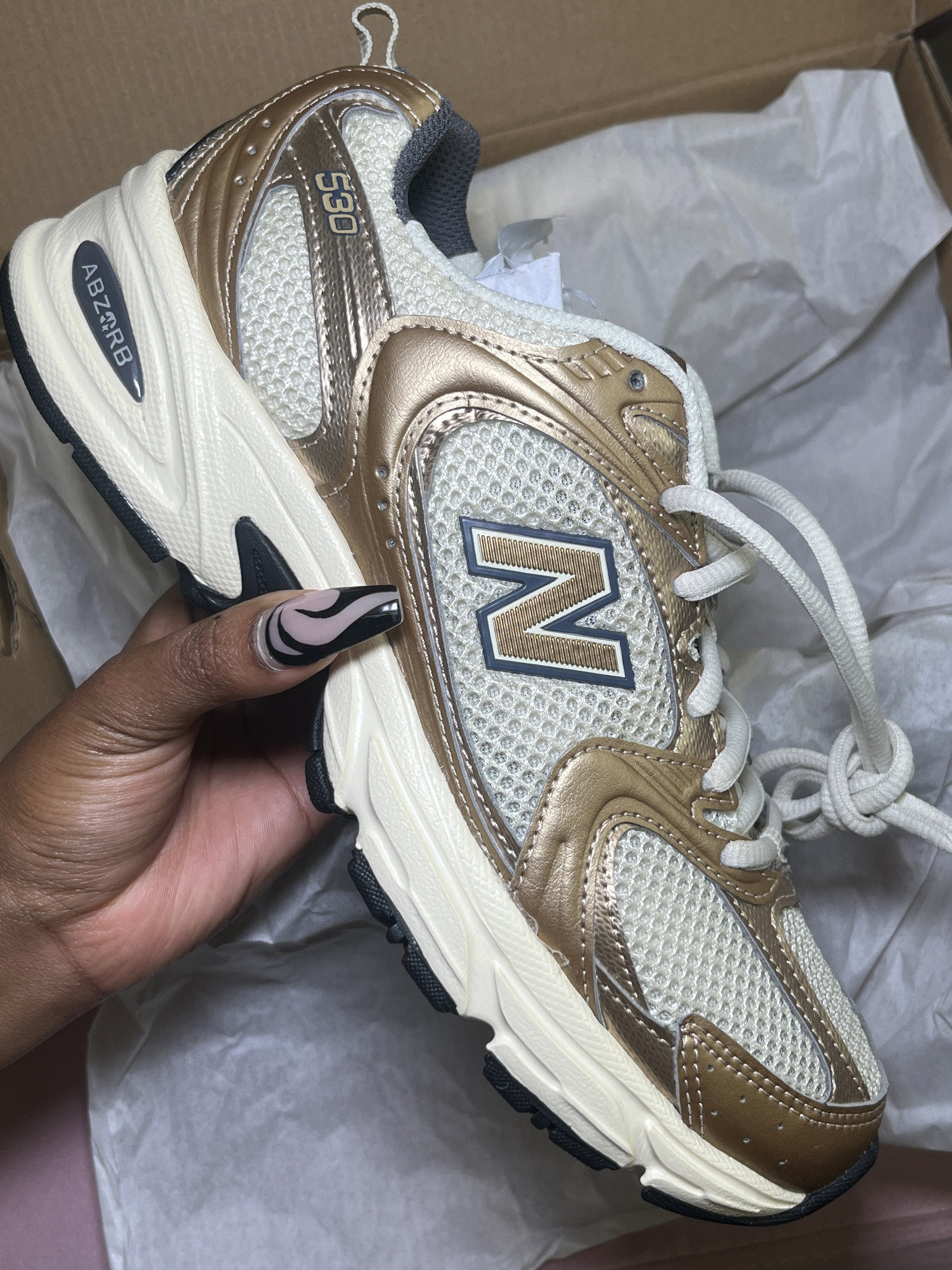 New Balance 530 sneakers metallic bronze 

#LTKstyletip #LTKfindsunder100 #LTKshoecrush