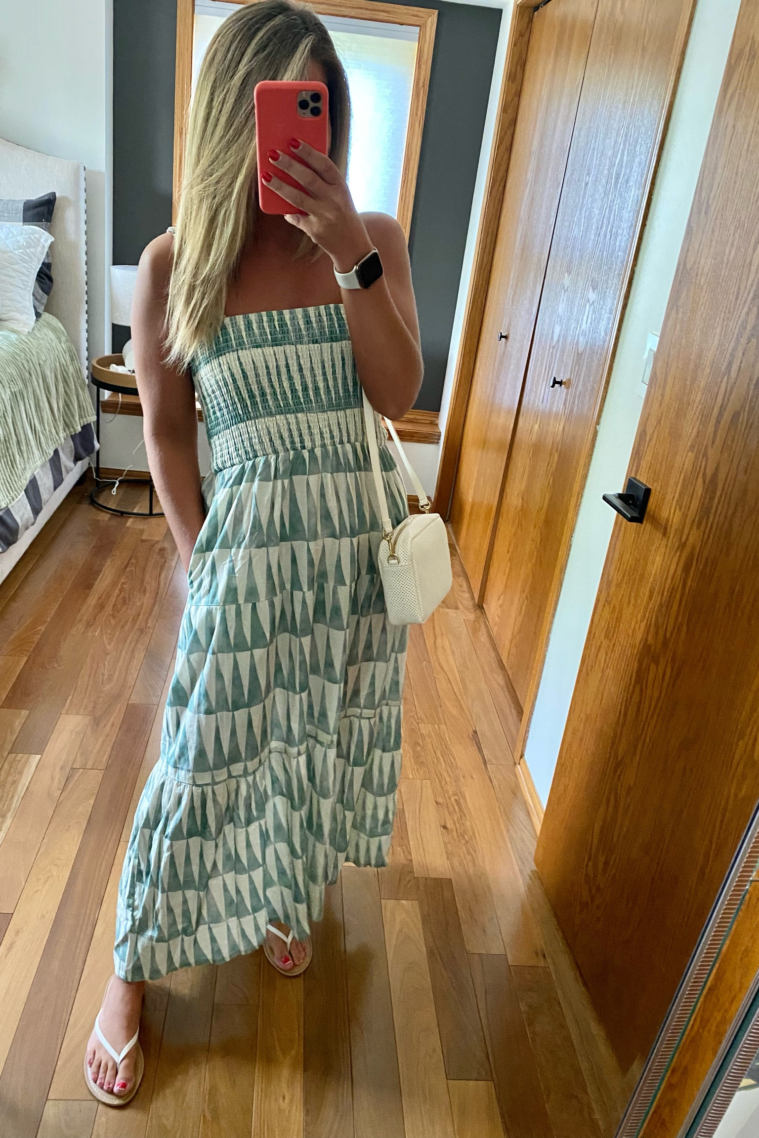 The perfect summer dress! Perfect for graduation party’s, bridal / baby showers, errands, etc! Runs TTS!

Midi Dress, Clare V Bag, Sun Dress, Summer Dress, Smocked Dress, Old Navy Flip Flops

#LTKitbag #LTKSeasonal
