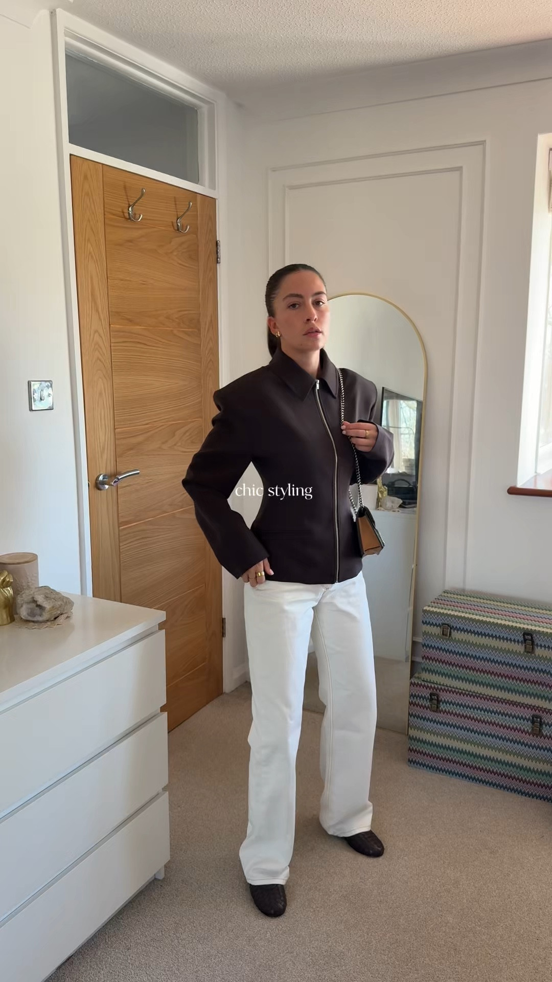 Chic outfit - styling white jeans - blazer - ootd 

#LTKuk #LTKstyletip #LTKspring