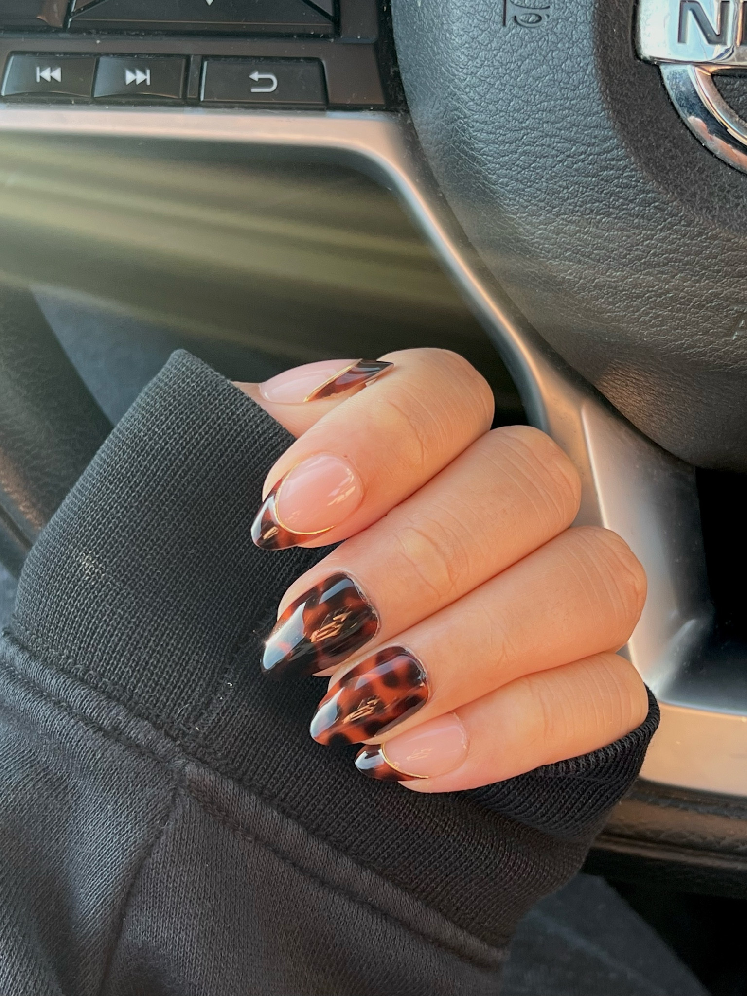 fall nail inspo. autumn press on nails. tortoise shell nails. 

#LTKFallSale #LTKSeasonal #LTKBeauty