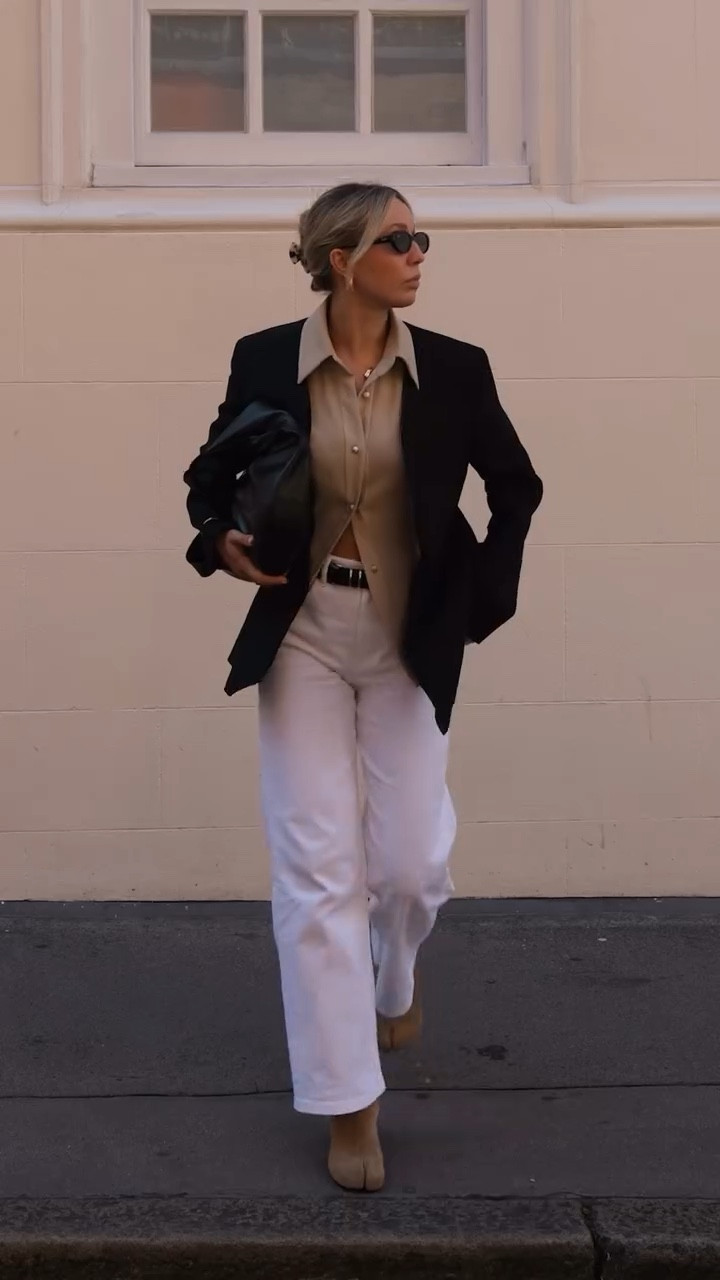 Outfit of the day, new jewellery edition 💫

Styling some gorgeous pieces from the new Antica collection by @monicavinader made using 100% recycled gold ✨ 

#LTKluxury #LTKgiftguide #LTKFashionMonth