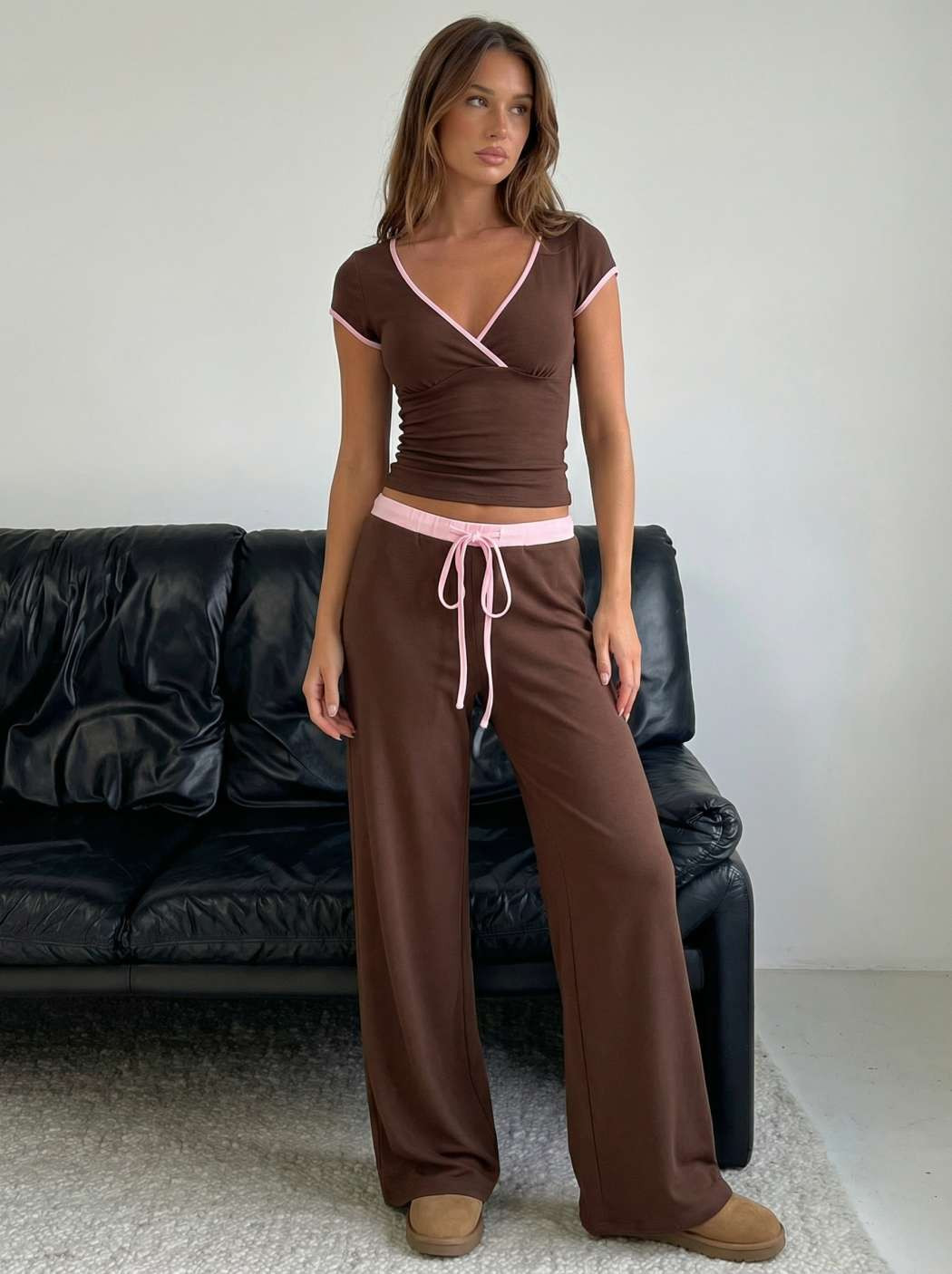 COTTON-BLEND V-NECK TWO TONE TOP & MID RISE DRAWSTRING STRAIGHT LEG TROUSERS SET | Cider