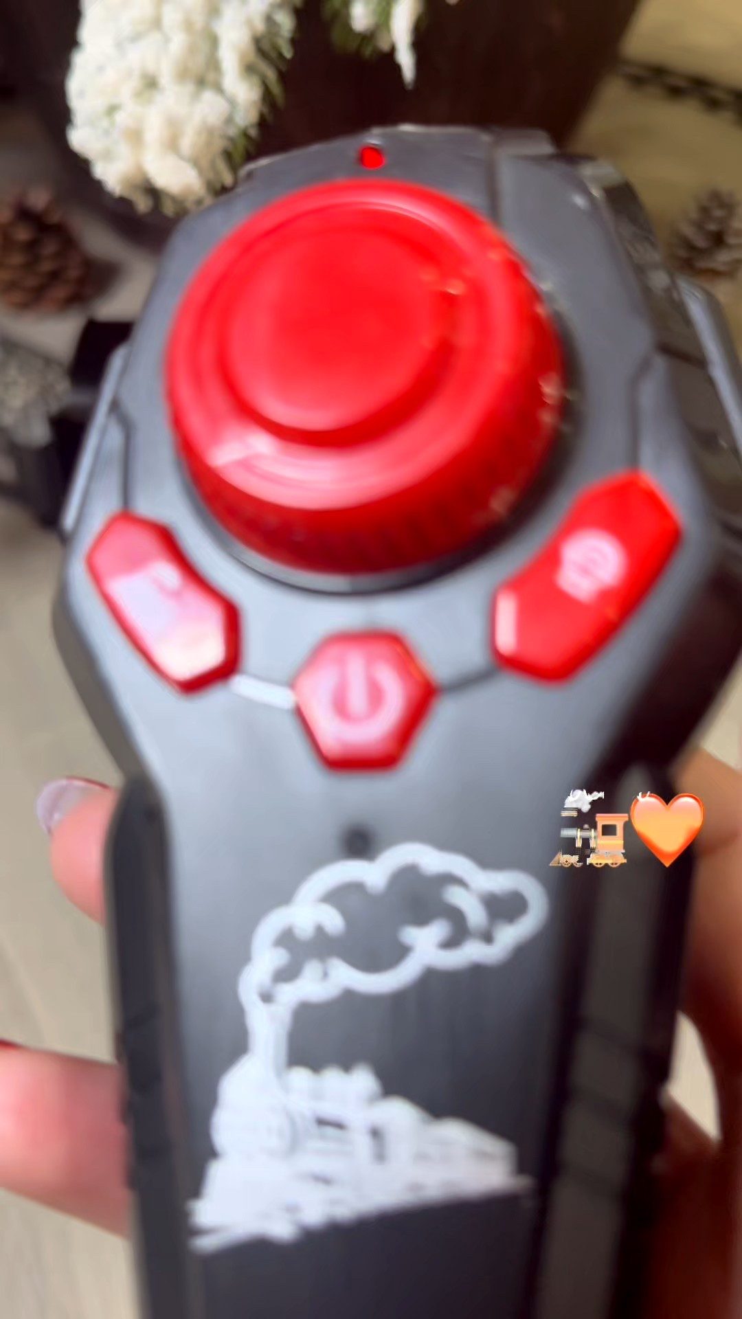 Debajo de mi árbol no podía faltar este tren mágico 

#LTKHome #LTKHoliday #LTKActive