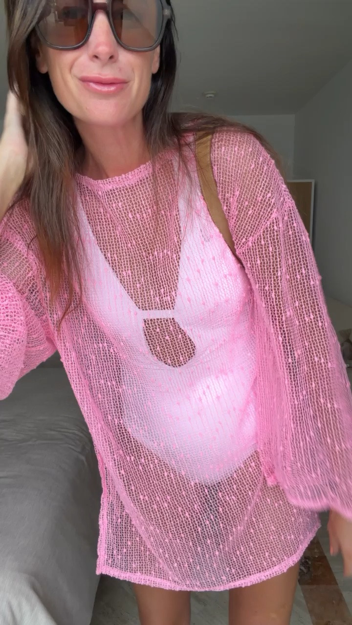My swim look for today is from Amazon and it’s so good!! Both the cover up and the one piece swimsuit are on sale!

#LTKootd #LTKSaleAlert #LTKSwim