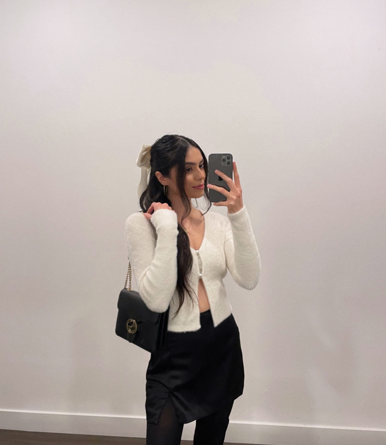 Cardigan (xs)
Satin skirt (xxs)
Tights (s/m) 

#holdiays #satinskirt #cardigan #abercrombie #targetstyle #target #satinbow  

#LTKHoliday #LTKsalealert #LTKstyletip