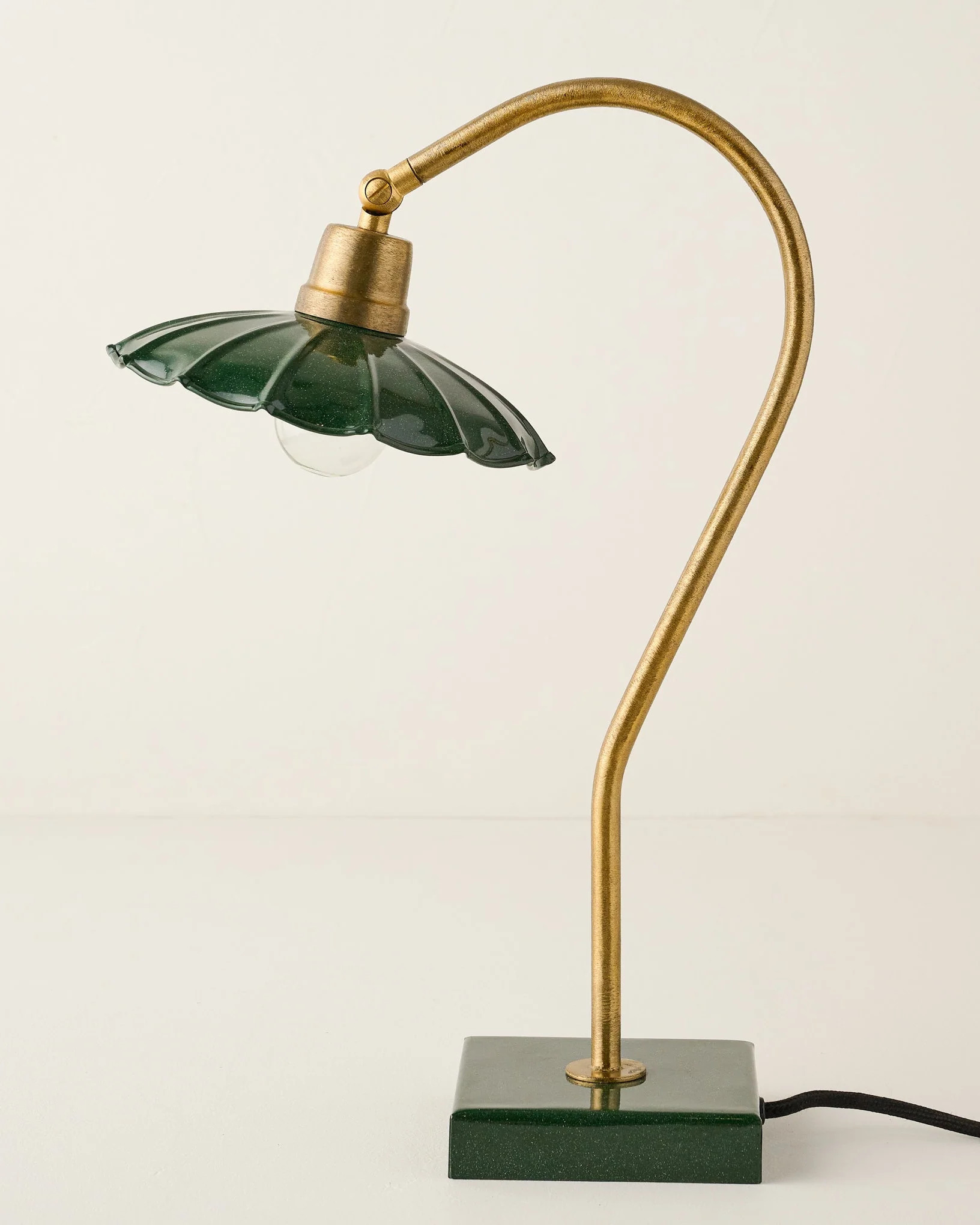 Lulu Enamel Petal Lamp | Magnolia