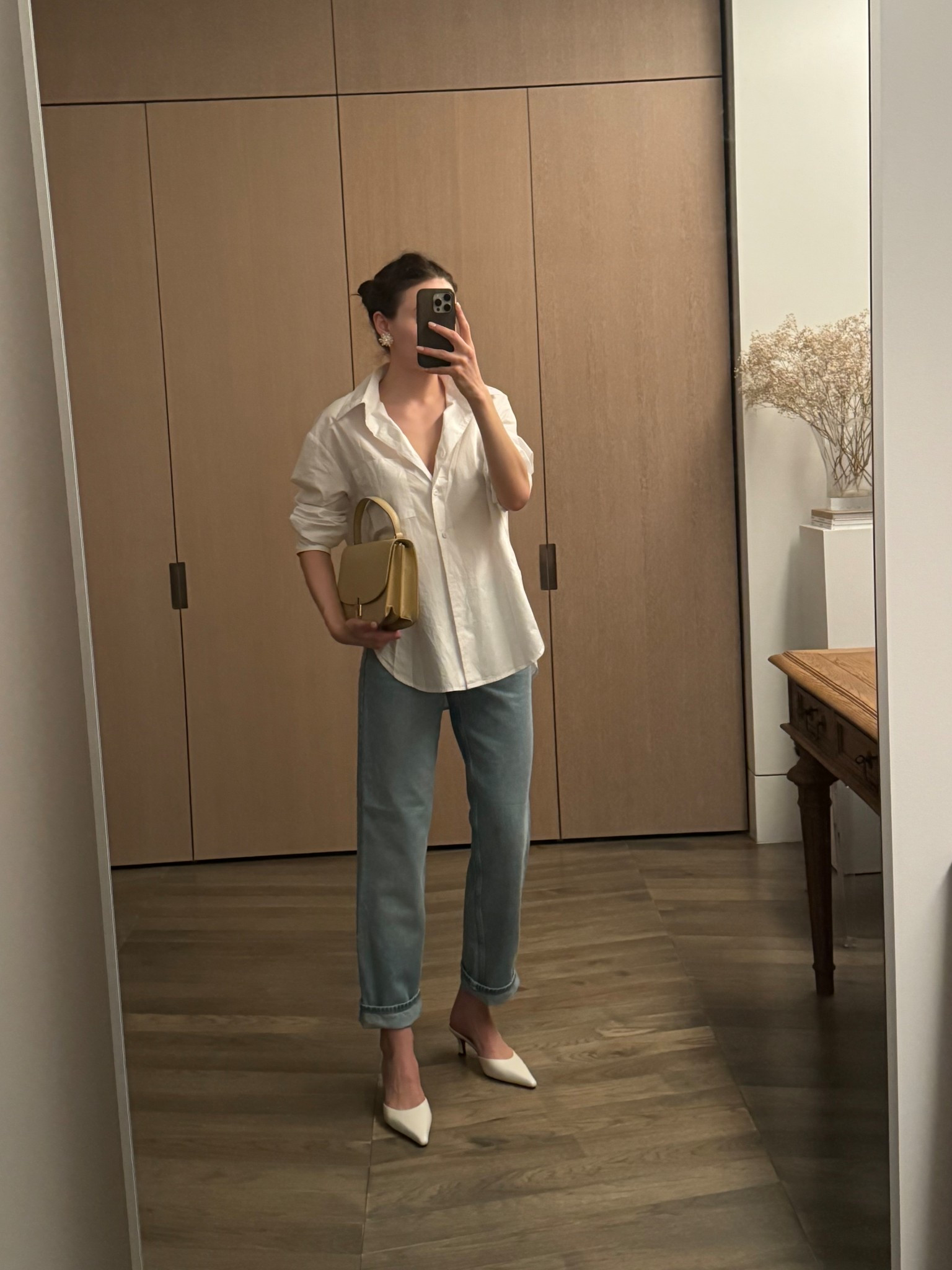 Modern basics

Wearing an XS top (could’ve taken my normal small but is slightly oversized) and 26 in the denim 

#LTKItBag #LTKStyleTip #LTKShoeCrush