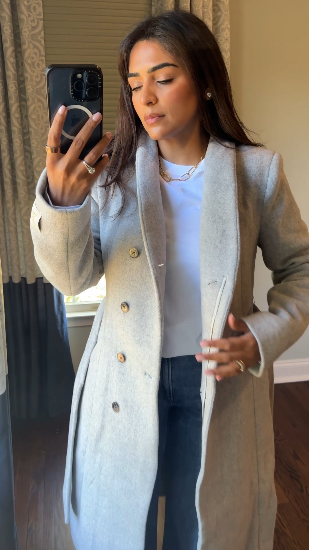 LOVEE this grey coat !! Very chic but warm and cozy ! 