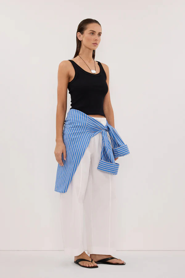 PHOEBE BLACK SLEEVELESS SCOOP NECK TANK | DISSH