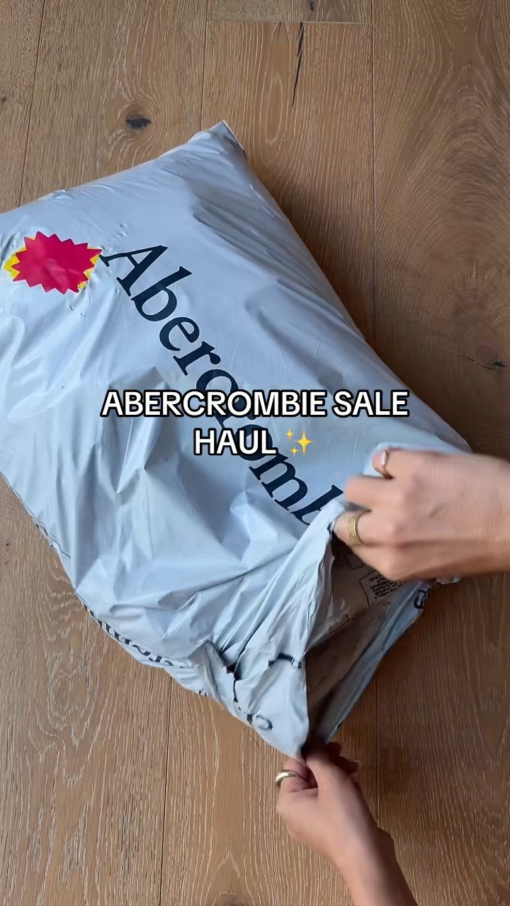 Here’s what I picked up from the Abercrombie sale😍 and I found a stackable code that works on top of the sale 🙌🏻 DENIMAF I will have these 🔗 on my LTK & post a try on soon!!! 

@abercrombie

#LTKSaleAlert #LTKActive #LTKfitnessgoals
