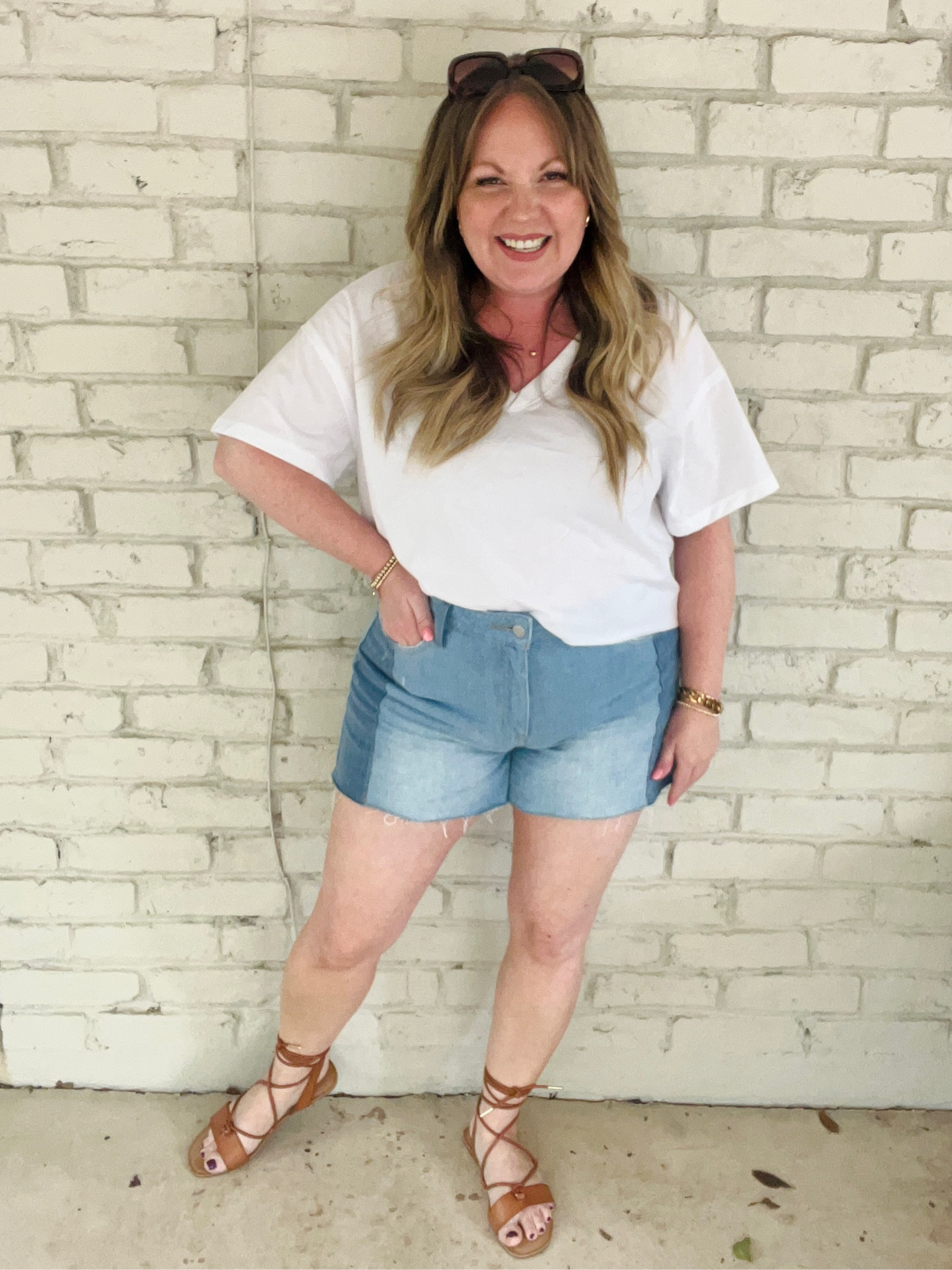 Large top; 12 shorts

#LTKSeasonal #LTKunder50 #LTKsalealert