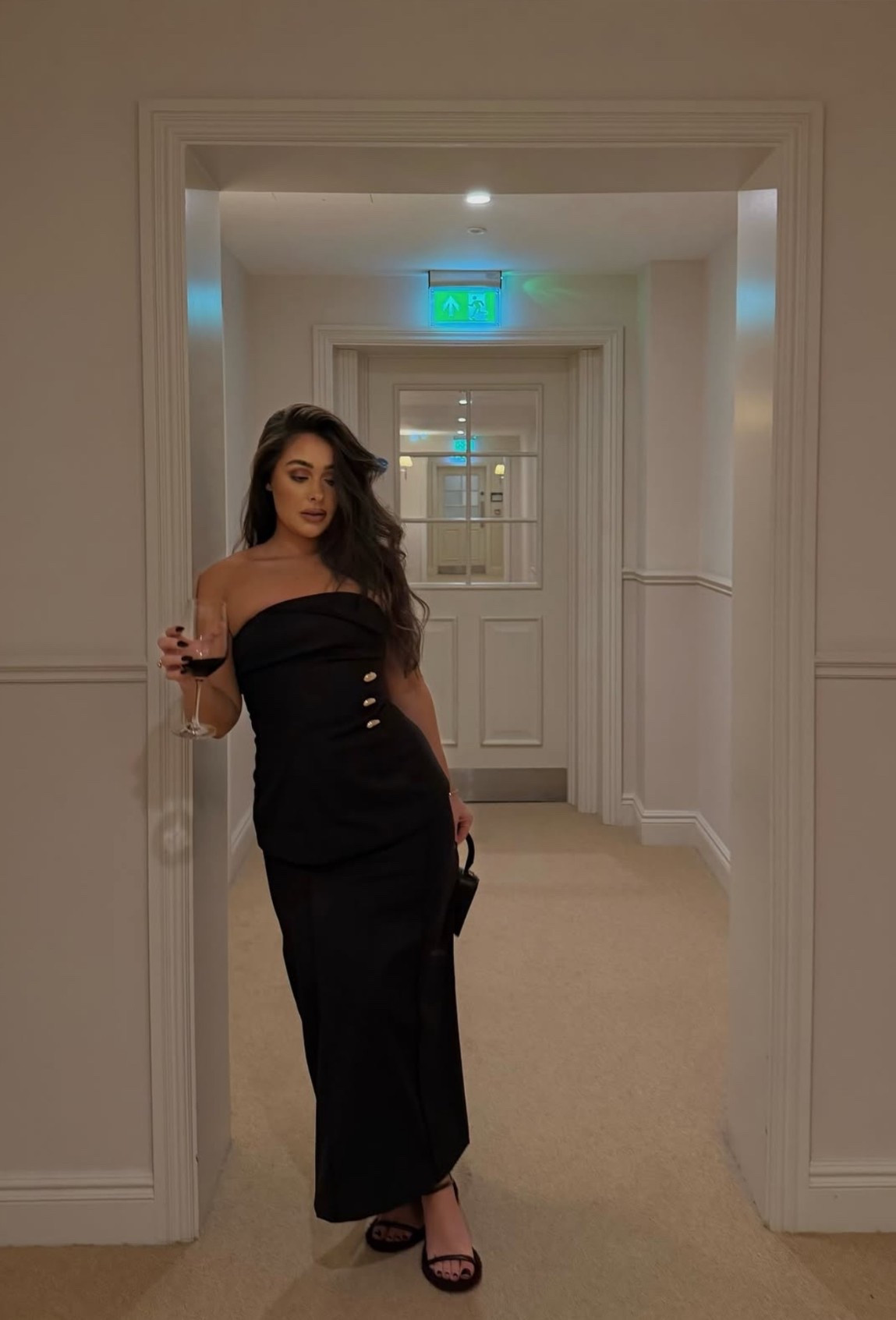 Black dress 

#LTKautumn #LTKFashionMonth #LTKpartywear