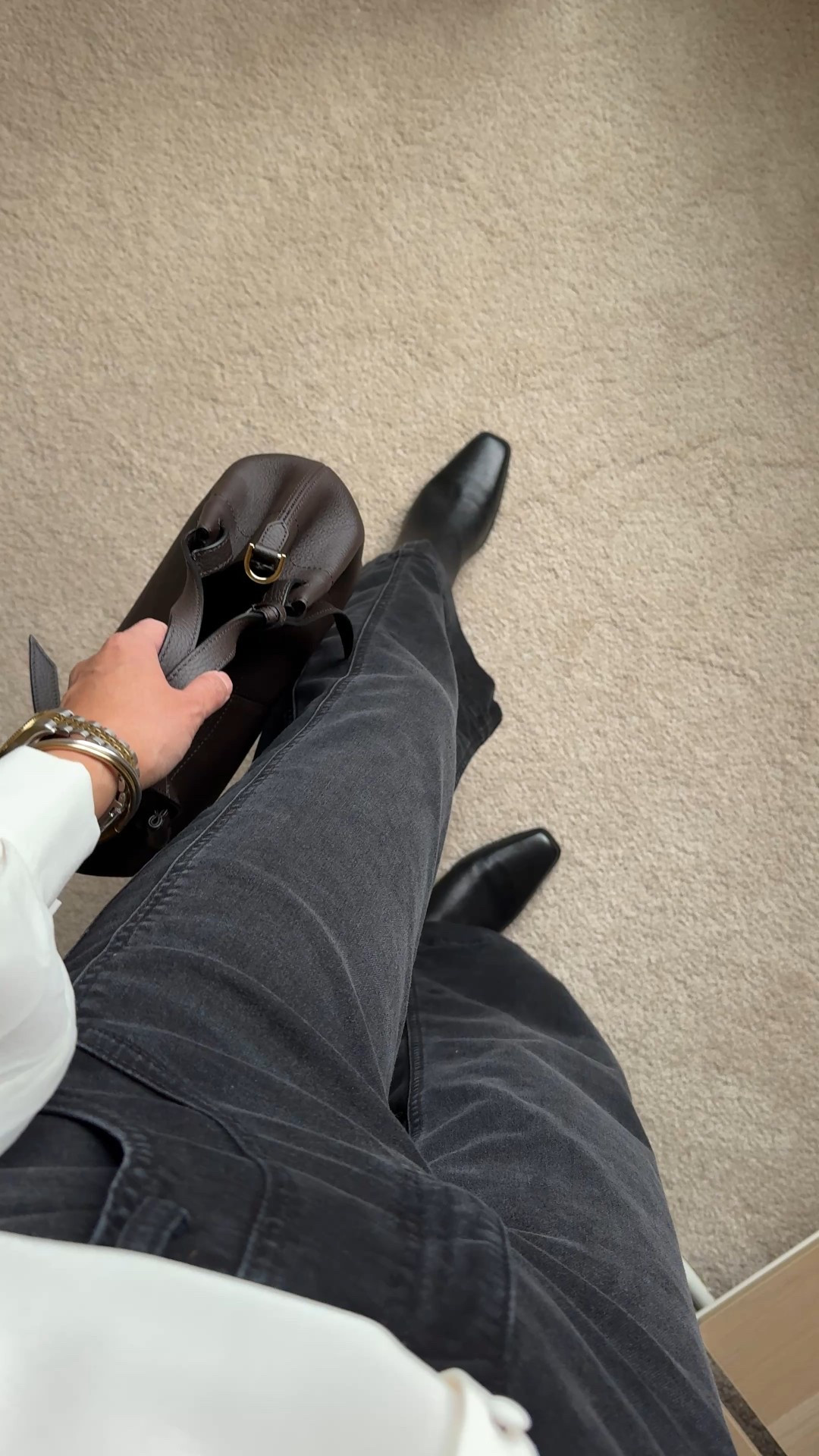 Black jeans: casual & dressy with the Meg High Rise Wide Leg from @kutfromthekloth #sponsored 
- I like black denim for its versatility to dress up or down. 
- Love the detailing on this particular pair. Good weight denim with stretch for comfort. 
- Size down for the most flattering fit due to the comfort stretch nature of the material. Wide range of sizing available with different lengths 


#LTKootd #LTKFindsUnder100 #LTKOver40