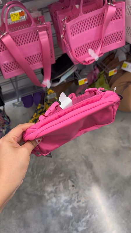 $10 Fanny packs at Walmart! They come in the perfect summer colors, just in time for those vacays😊