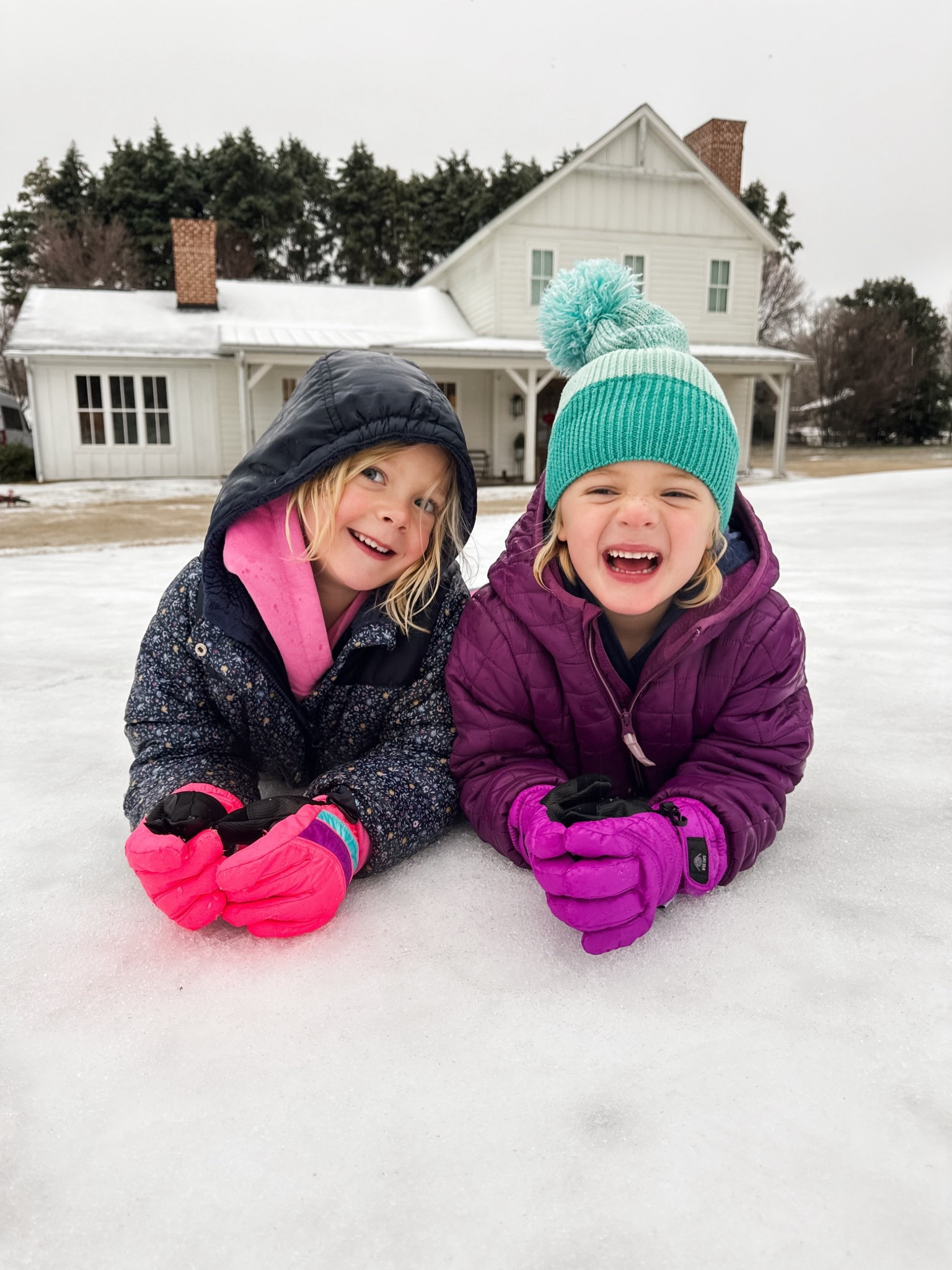 Great Amazon 🧤 good price and work great  