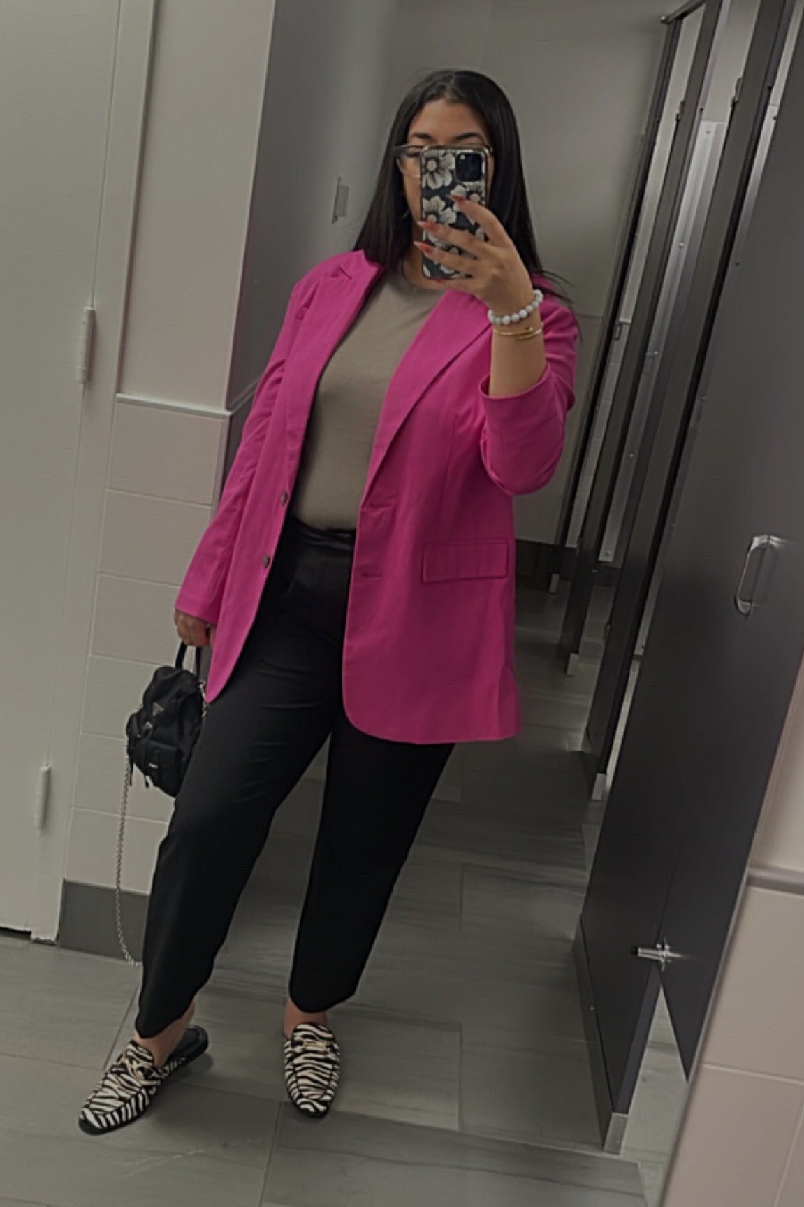 Elevated work wear.  Tee shirts and blazers are kinda my thing  

#LTKfindsunder50 #LTKstyletip #LTKworkwear