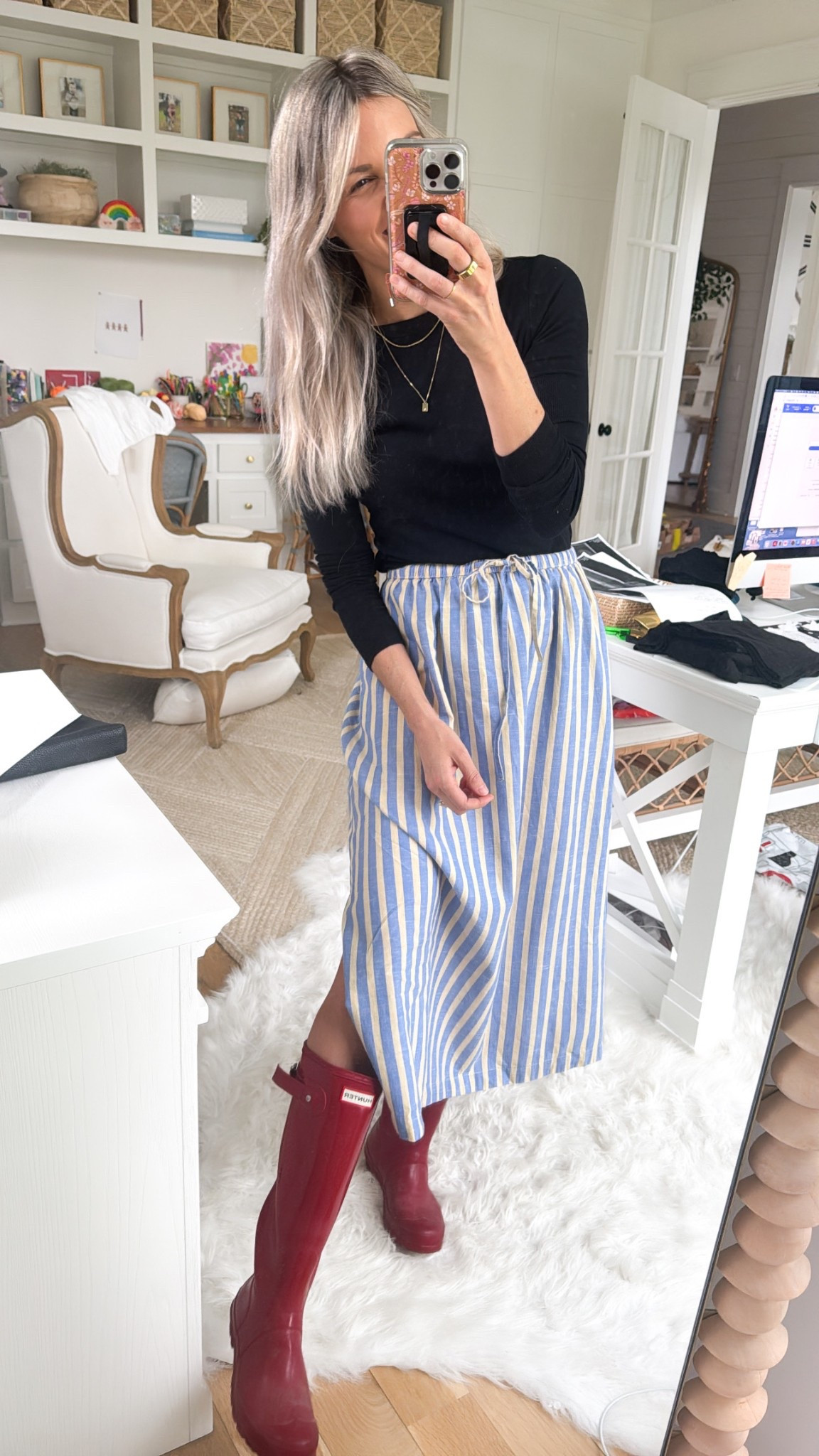 Pairing my gorgeous new summer skirt from Target with these fun red Hunter boots! Get my skirt for only $22 right now 🤍

#LTKFindsUnder50 #LTKStyleTip #LTKSaleAlert