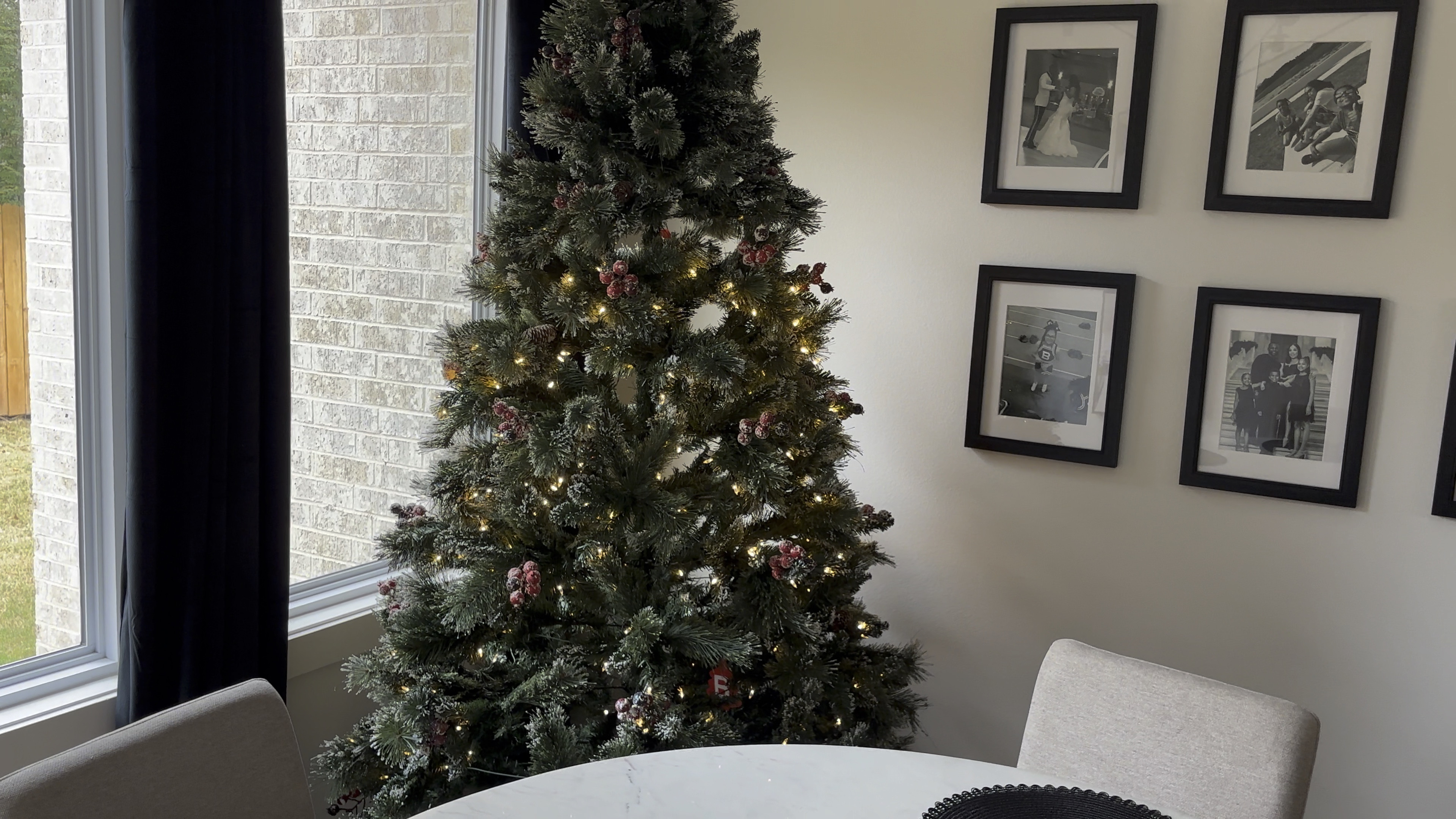 Flocked 7.5 red berry Christmas tree! Stunning!