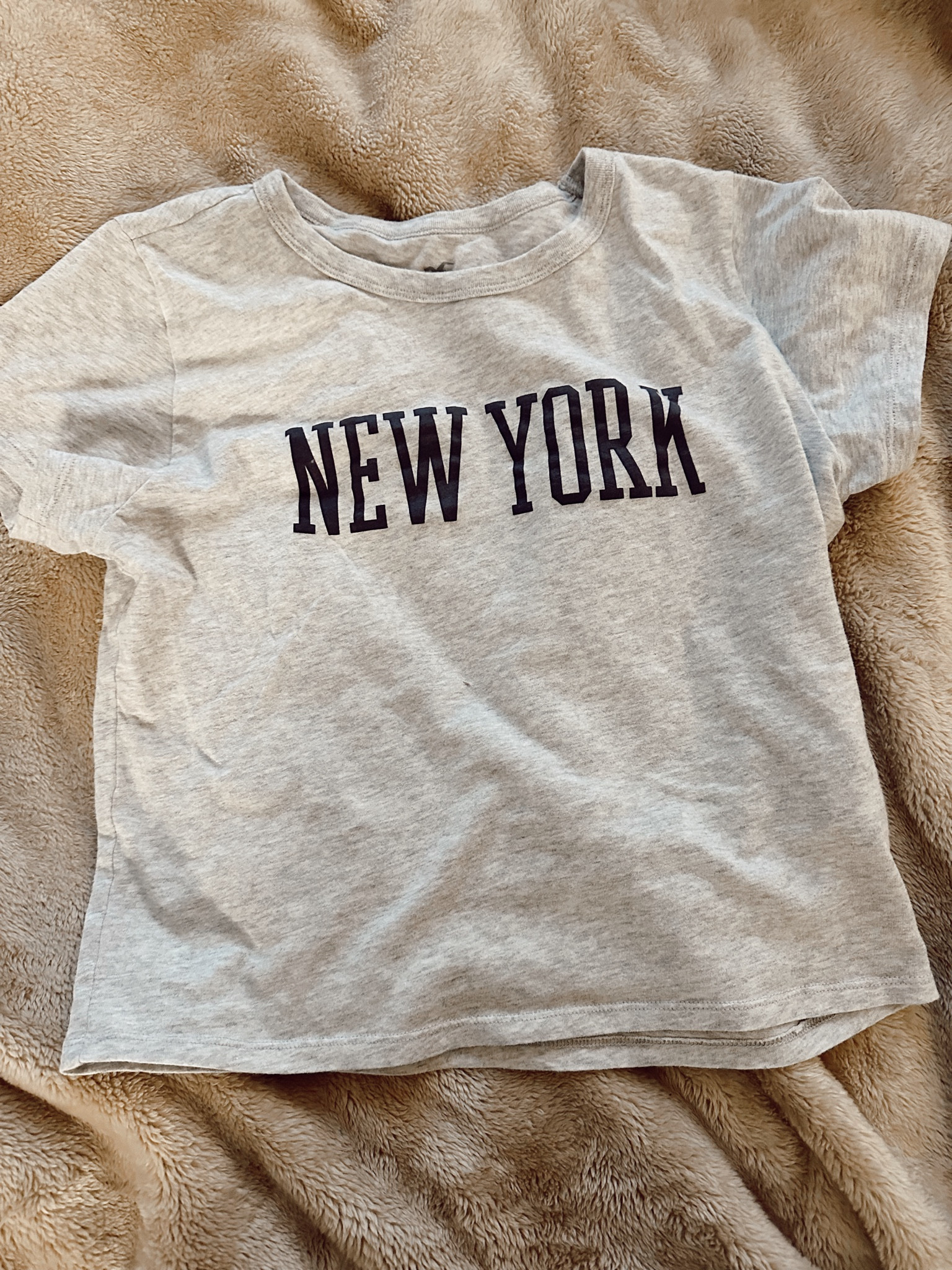what I got for christmas this year // hollister basic NY tee 

#LTKsalealert #LTKfindsunder100 #LTKHoliday
