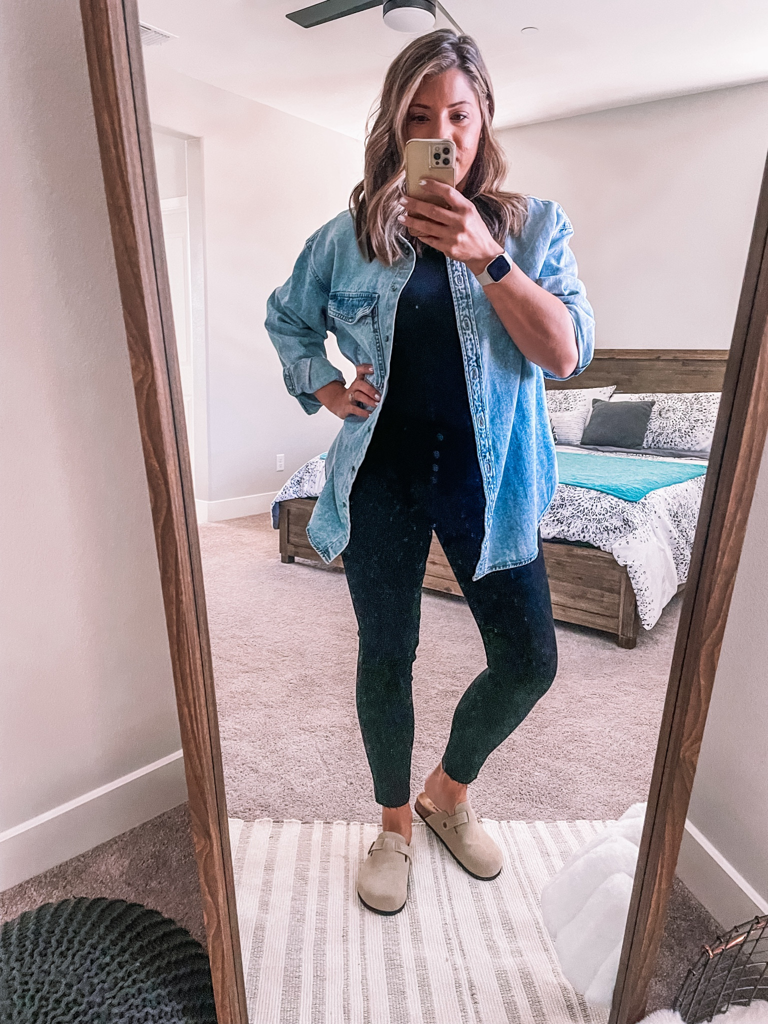 Casual weekend travel outfit

#LTKstyletip #LTKshoecrush #LTKfindsunder50