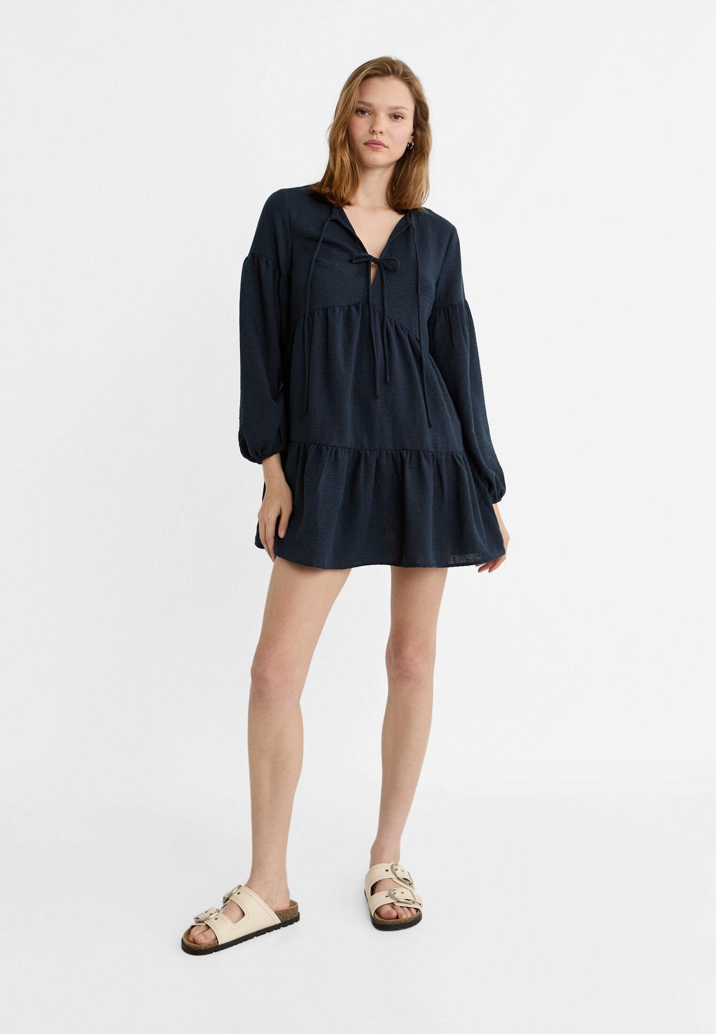 Kleid fließend kurz Schleifen | Stradivarius DE