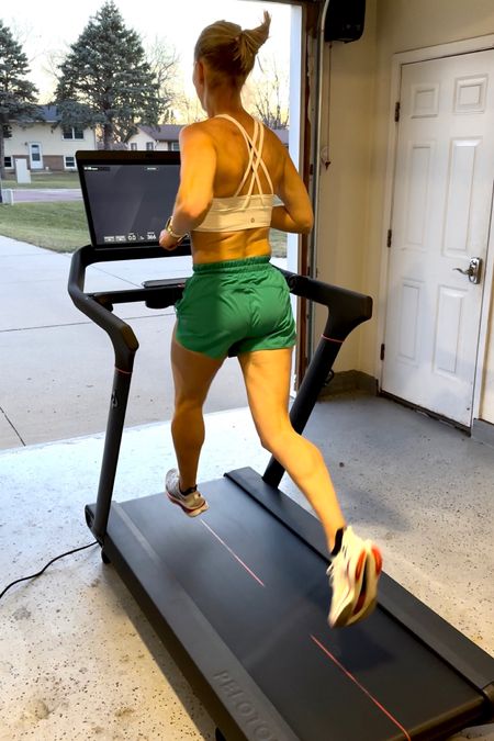 treadmill + running outfit 


#LTKfitness