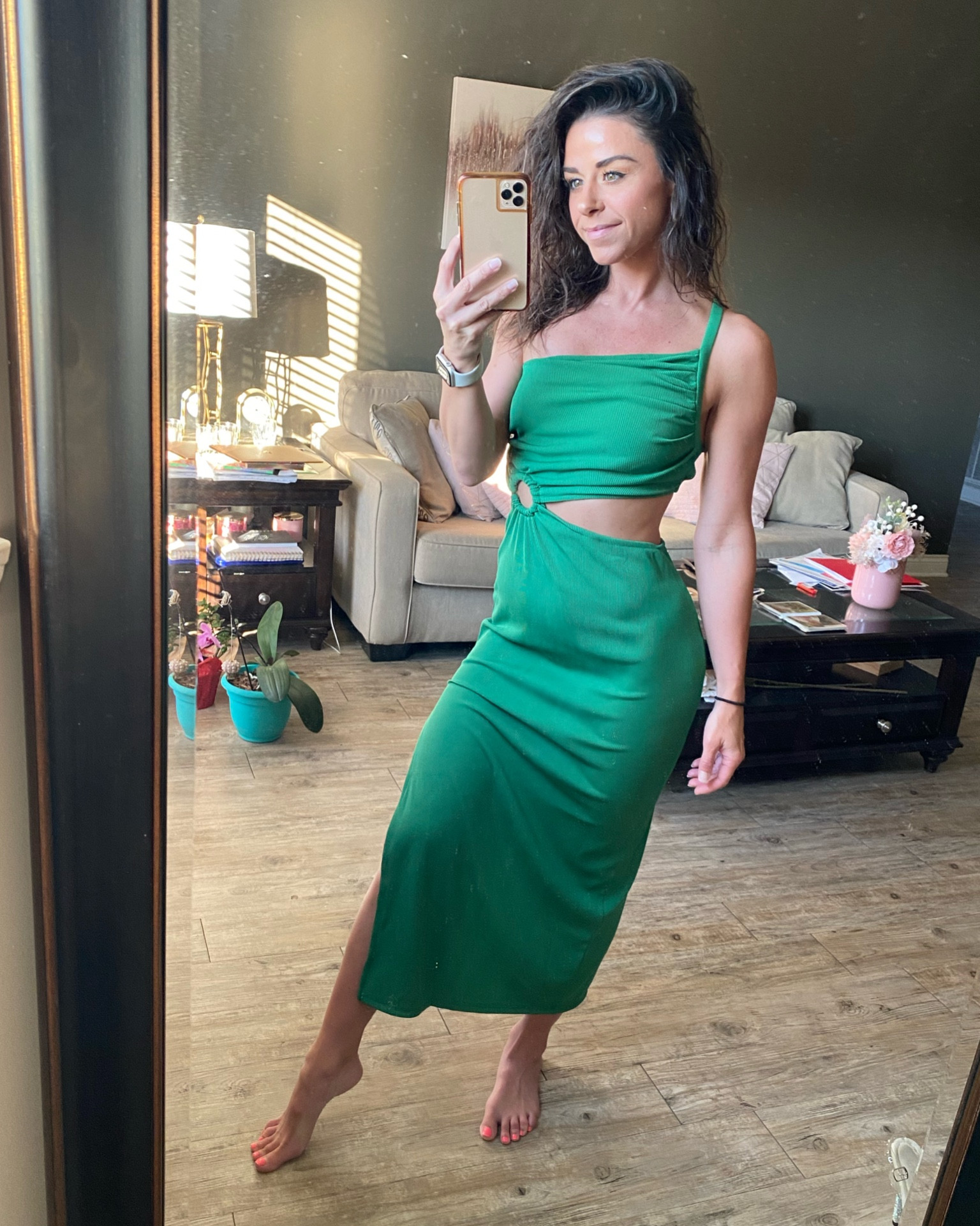 Green one shoulder cut out dress, perfect for summer 


#LTKBeauty #LTKStyleTip #LTKFindsUnder50