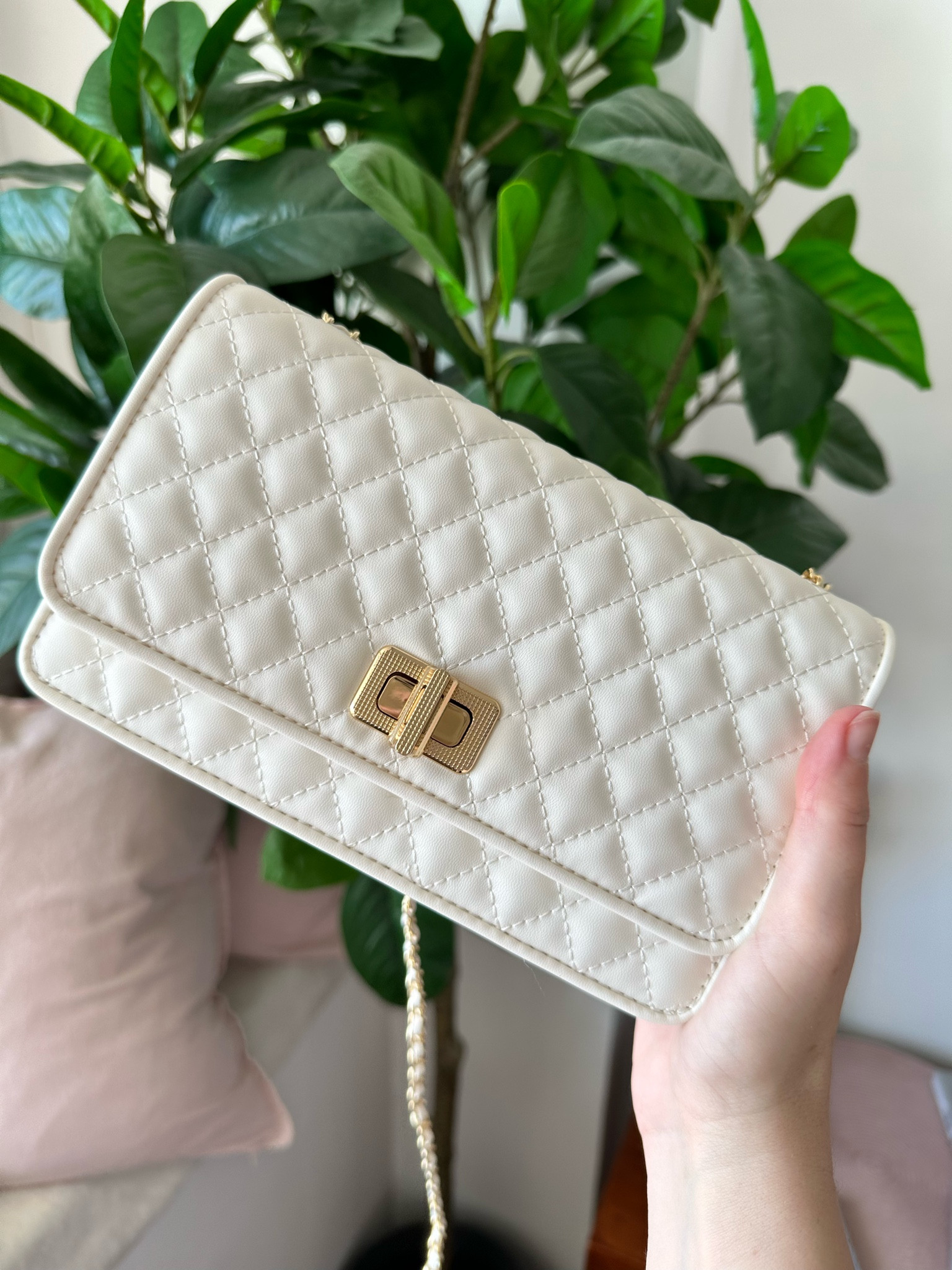 Charles & Keith Bag
15% coupon code: COMAMB10-5RH2I4L2NS
(Similar)

#LTKsalealert #LTKstyletip #LTKitbag