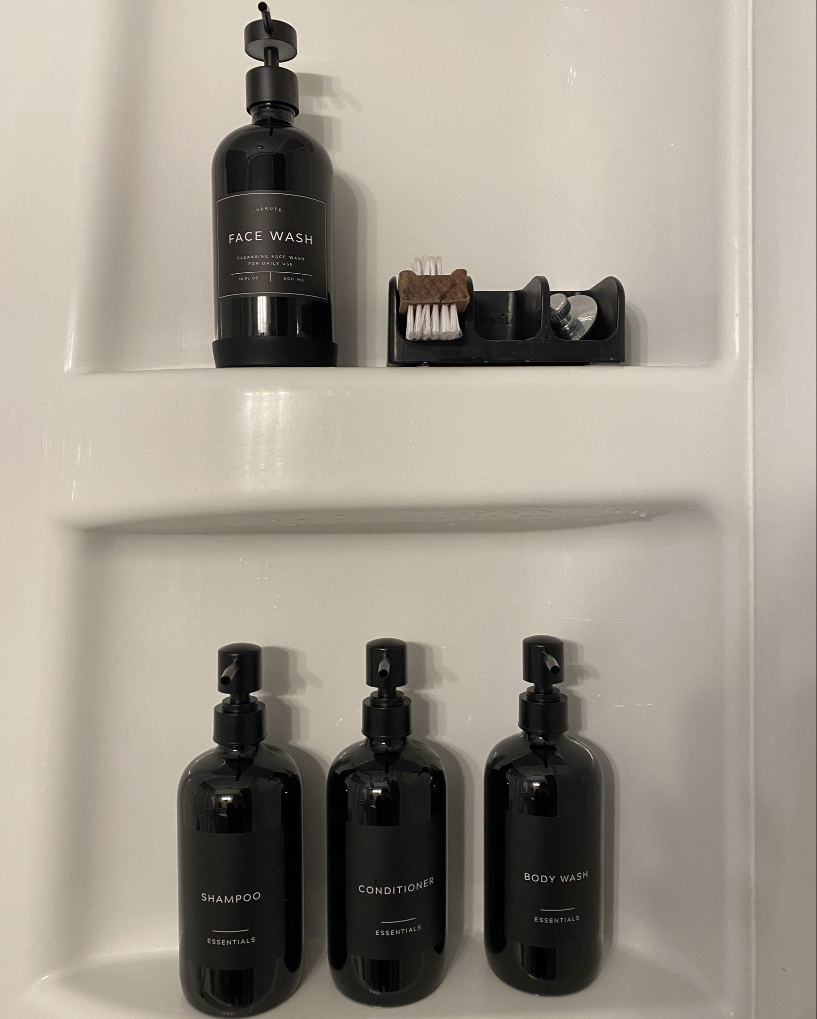 Satisfying Shower Organization!🖤

I’m 35 weeks pregnant and the nesting urge is hitting hard! 

As a type A person who loves black, this is my dream shower setup.

Minimalist, minimalism, minimalist shower, black and white shower, declutter, organize, shampoo containers, decanting, refillable containers, refillable shampoo, refillable conditioner, refillable body wash, refillable face washh

#LTKHome #LTKBump #LTKselfcare