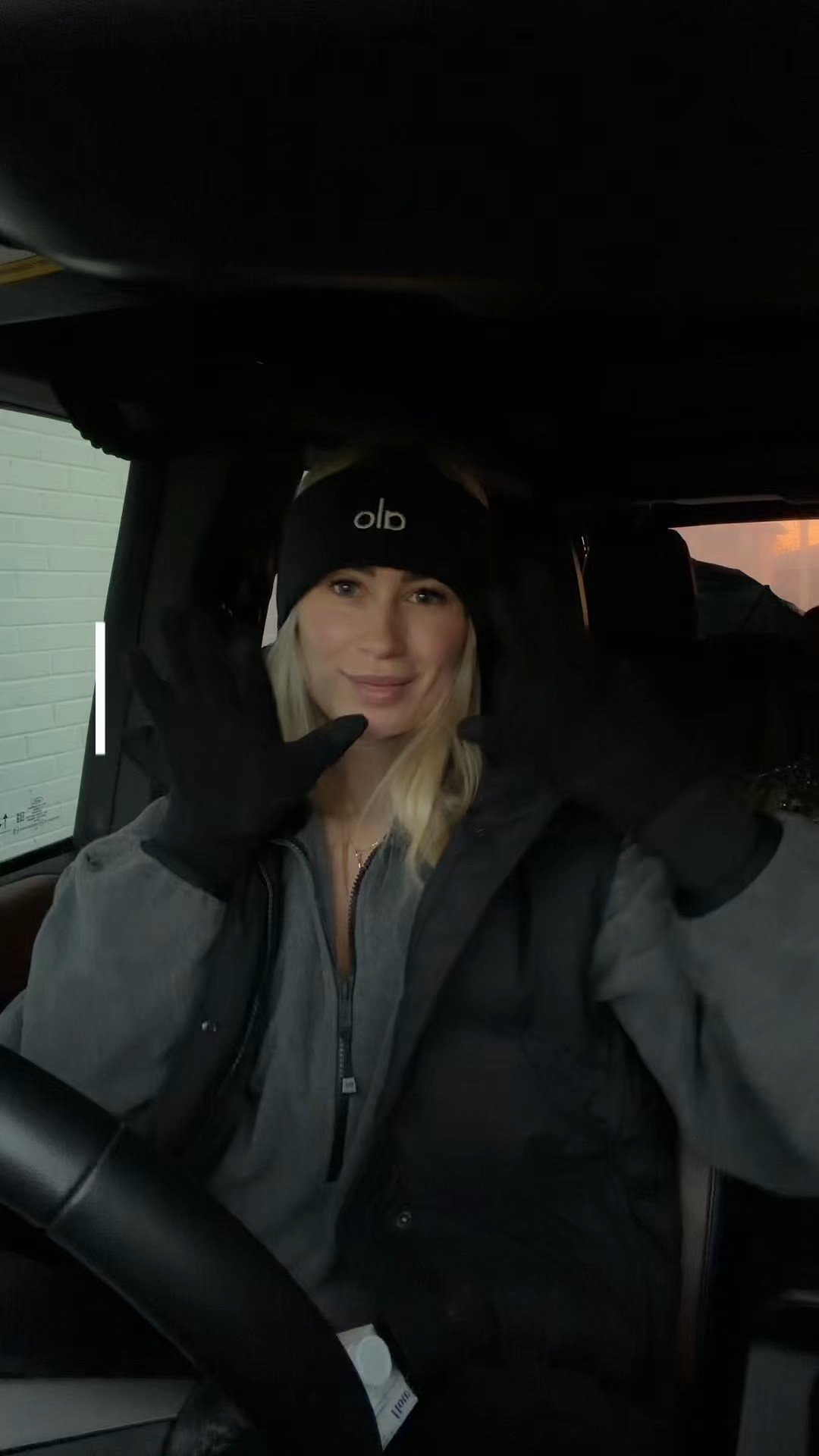 Day in the life 🎄🎁🤍 #aritzia #myaritziastyle #pilates #pilatesreformer #aloyoga 

#LTKjeans #LTKwinter #LTKcanada