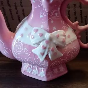 Unbranded Ceramic Heart Themed TeaPot | Poshmark