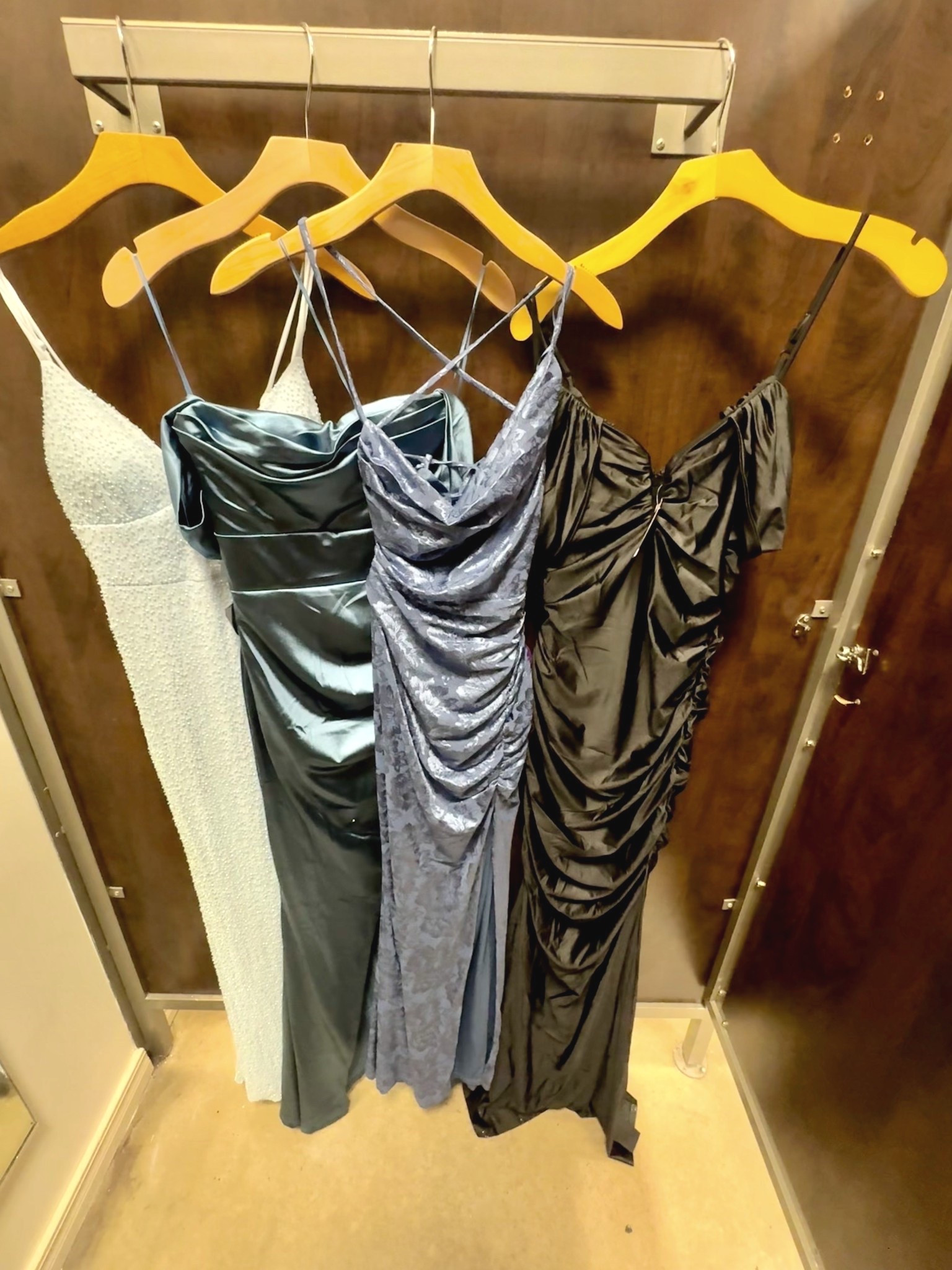 I stopped by Windsor to try on some wedding guest dresses before my best friend’s wedding 👗

#LTKParties #LTKWedding #LTKFindsUnder100