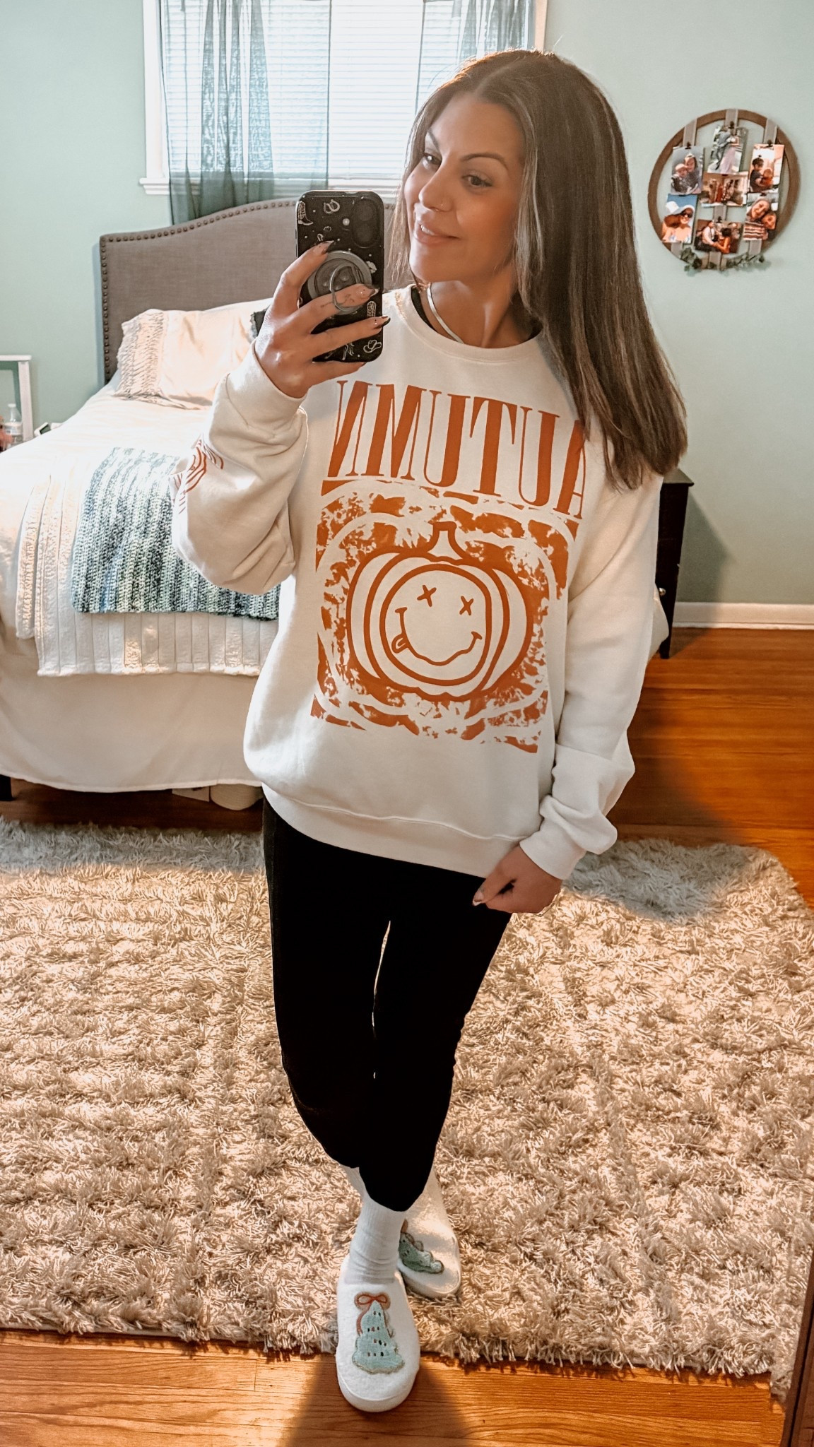 Friendsgiving comfy casual!! 🤎
I love this crewneck!!!
Fits TTS!!

#LTKootd #LTKSeasonal #LTKFindsUnder50