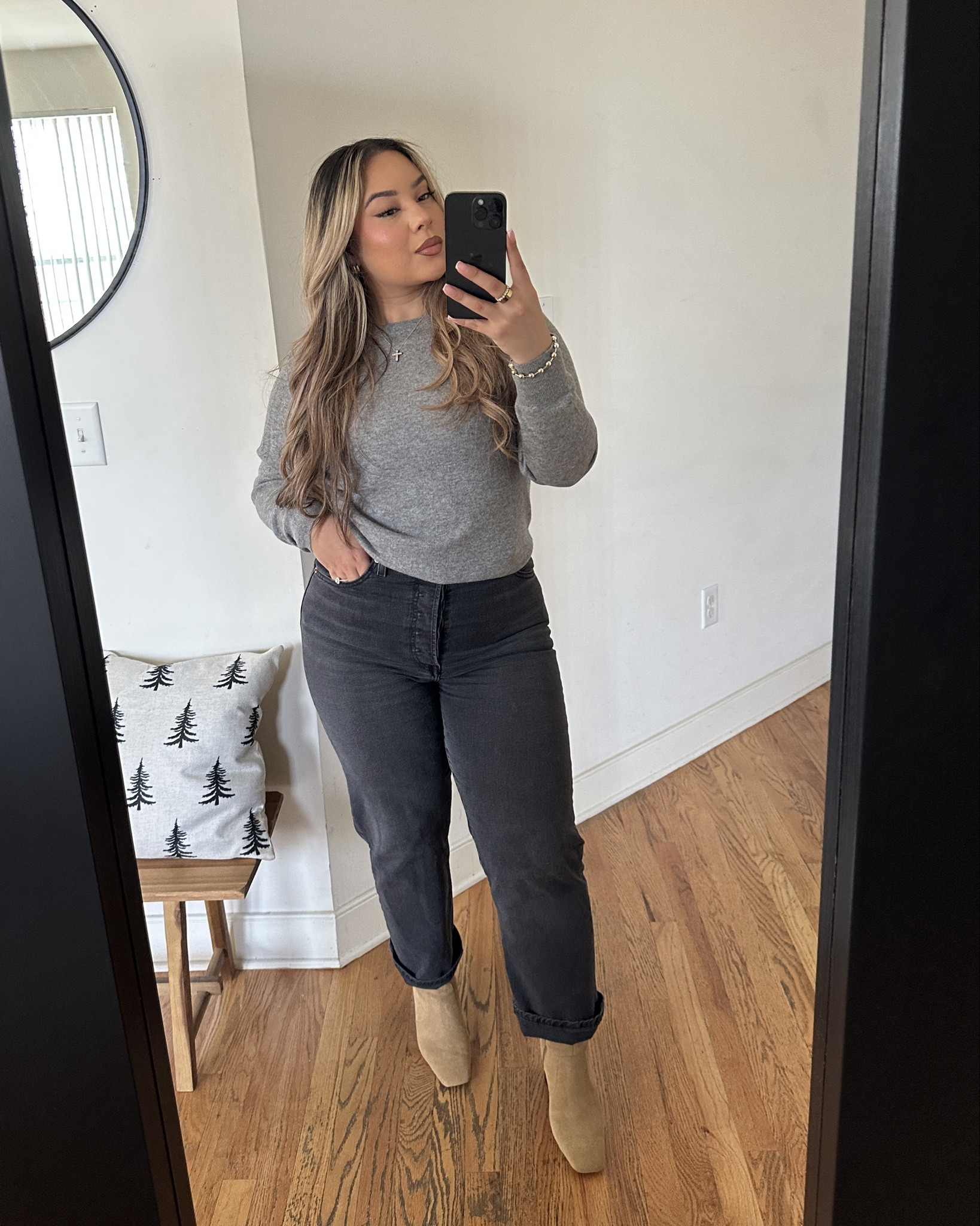 Love me some gray and browns together!😍 the jeans are Levi’s I found on Amazon. They are high waisted with stretch but it does have 5 buttons FYI 🫠 

Sweater is Cashmere for $50 - such a staple. I love it!!!!🩶

#LTKStyleTip #LTKSeasonal #LTKMidsize