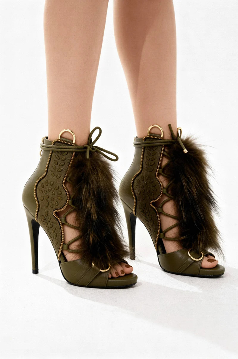AKIRA Azalea Wang Shainy Olive Fur Sandal | Size 9 | AKIRA