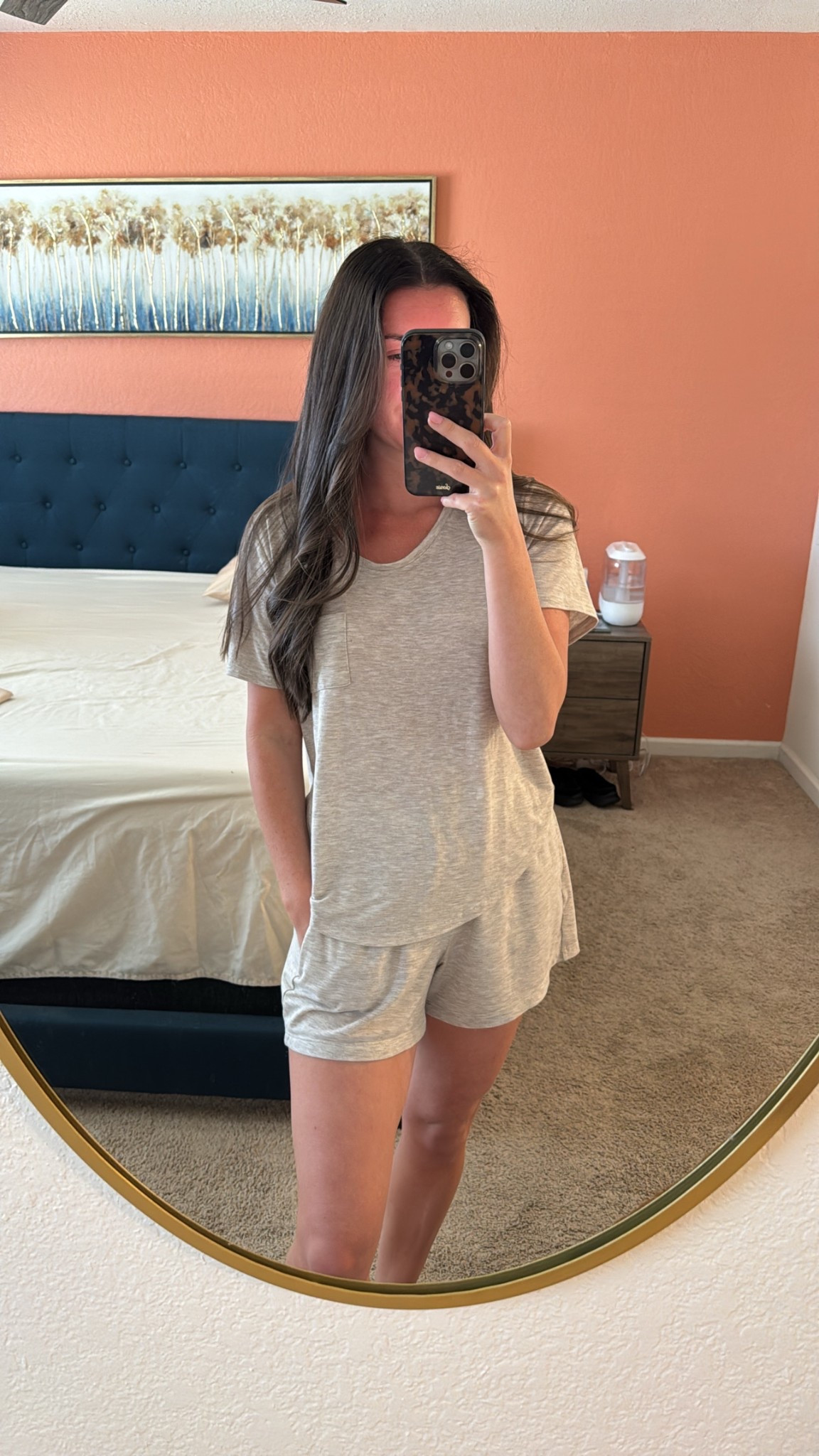 It’s time to get into some comfy loungewear and watch the Oscars Red Carpet! ❤️ 