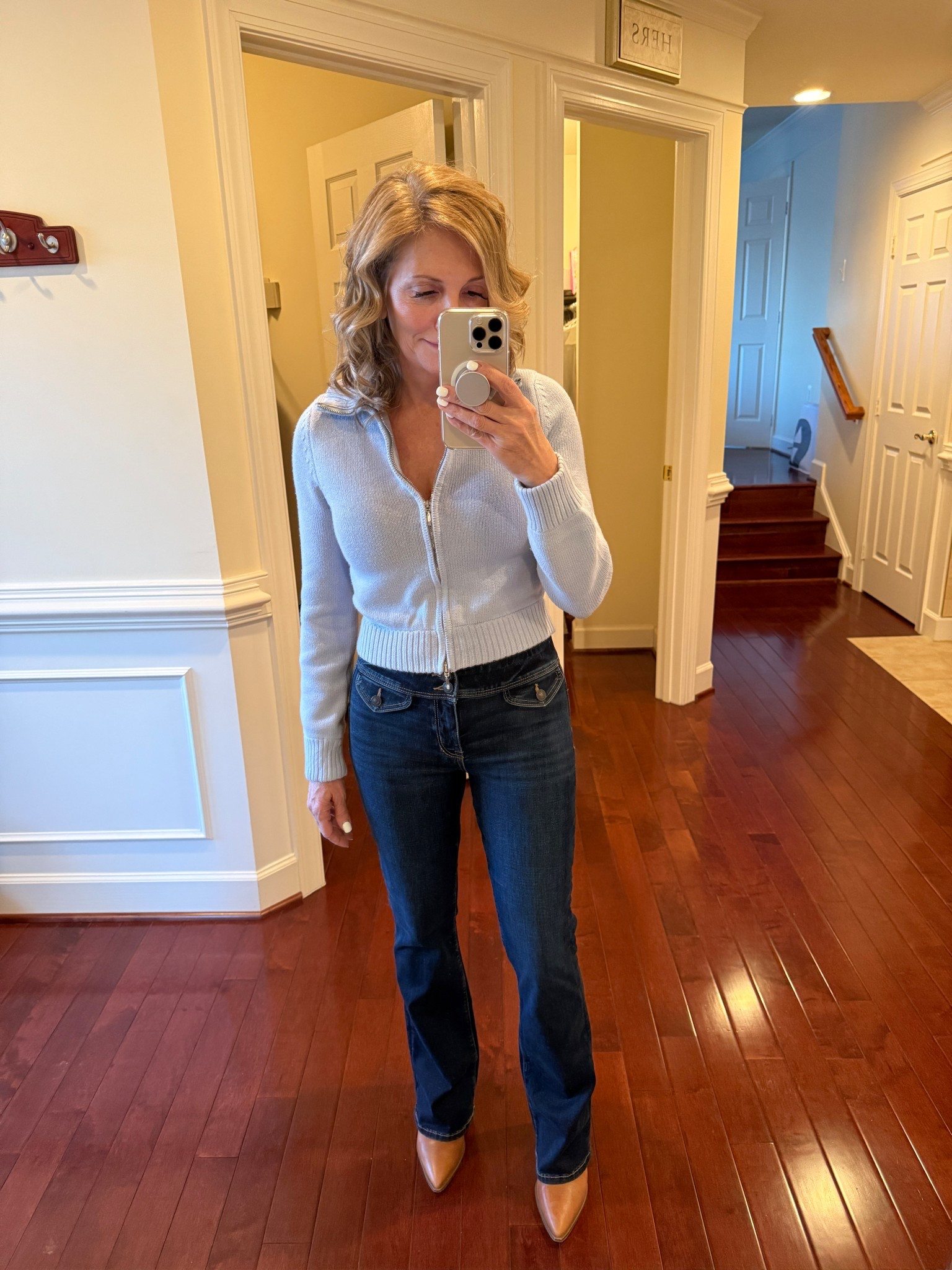 Sleek low rise jeans, no belt loops and flap front pockets 

#LTKPetite #LTKOver40 #LTKSaleAlert