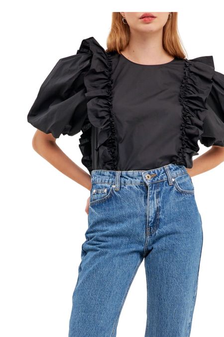 Black ruffle puff sleeve blouse for under $100


#LTKSeasonal #LTKFind #LTKunder100