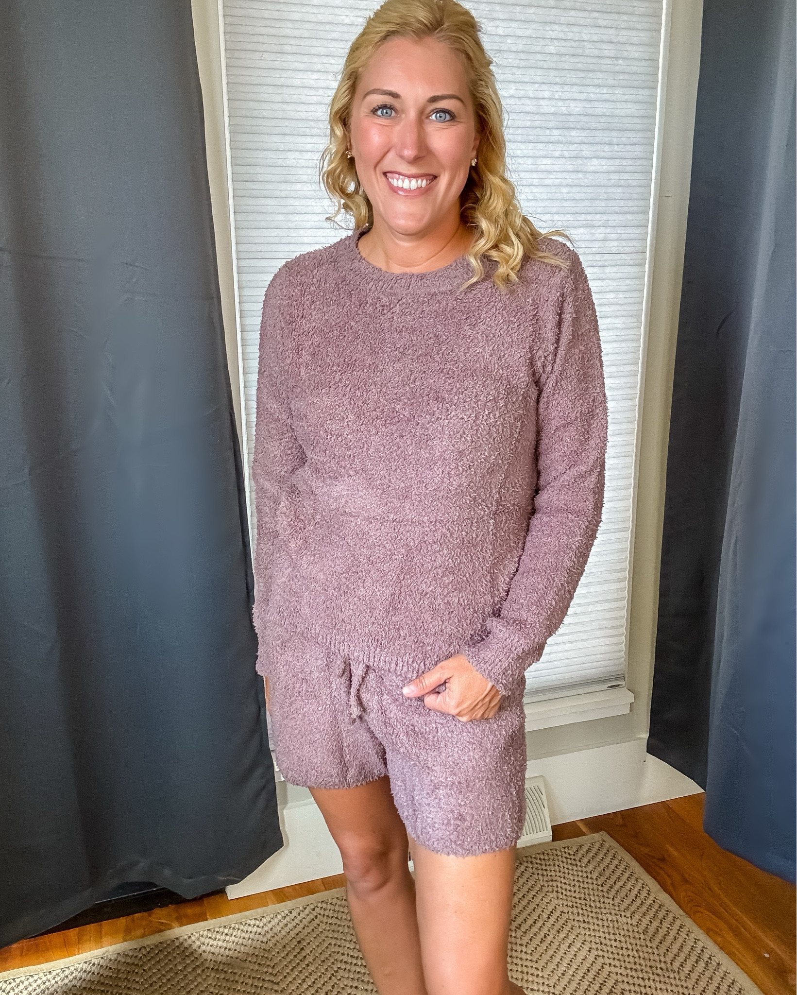 I don’t think I’ve ever felt clothing this soft! ☁️ I’m over the moon about this fleece shorts loungewear set. This will be a frequent wear for me!