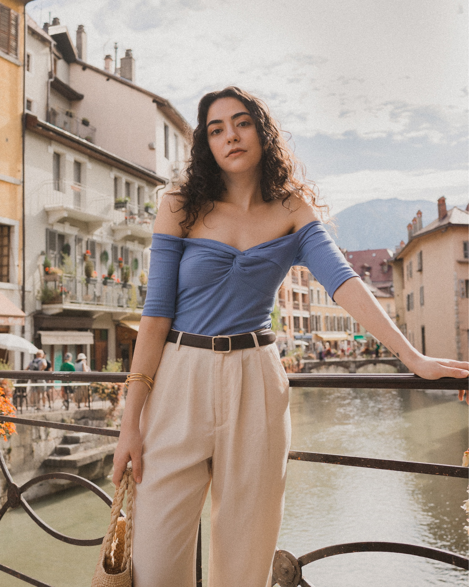This week’s favorite outfit which I wore whilst exploring Annecy 🌞 #sezane #reformation #creampants #bluetop #offtheshoulder #veganfashion #veganleather #seasonaloutfit #summer #autumn #spring #frenchstyle

#LTKeurope #LTKtravel #LTKSeasonal