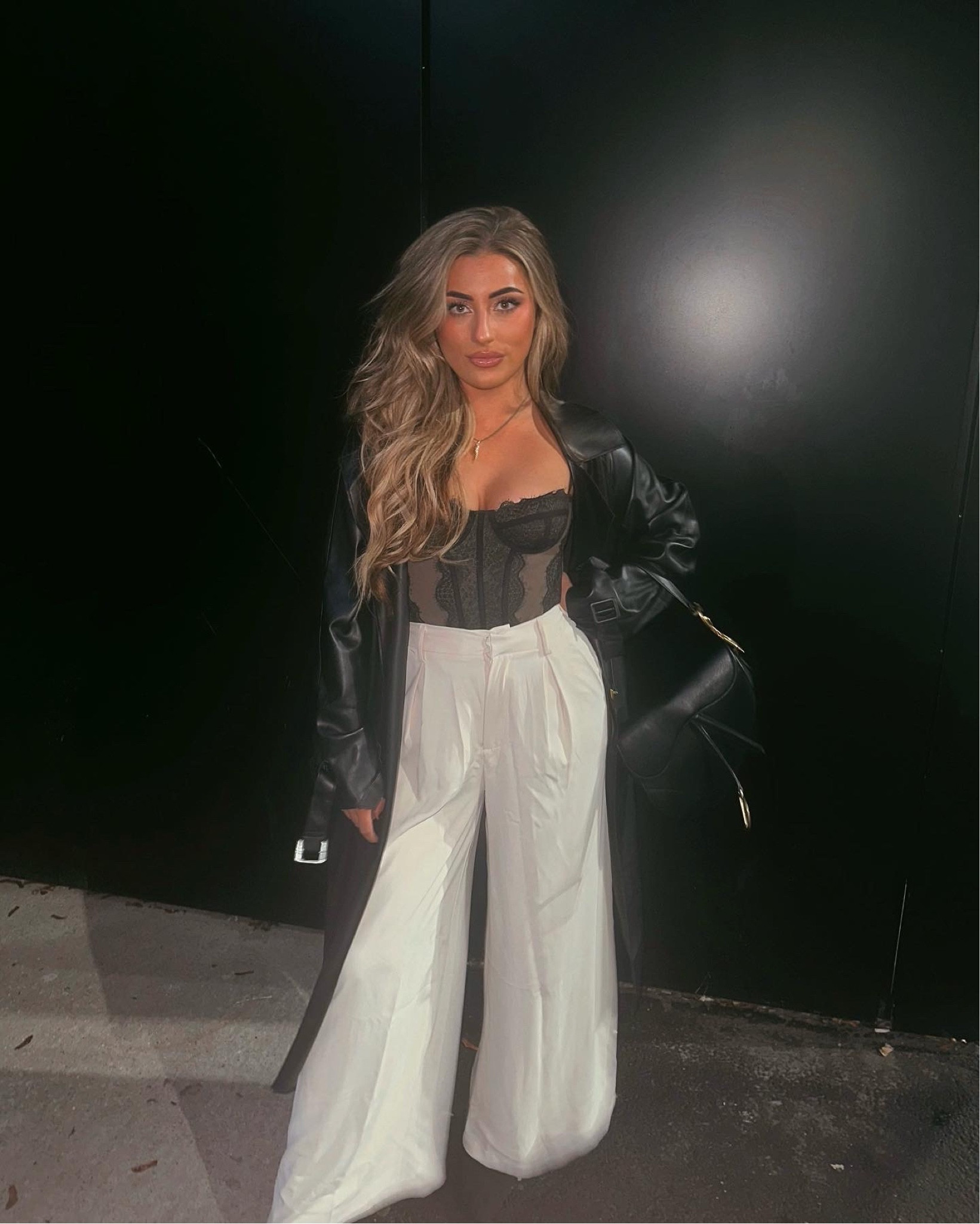 Night out / dinner fit of the week🖤 all staple pieces in my wardrobe! Corset is a size medium, pants are a size extra small short, and my leather trench is a small 