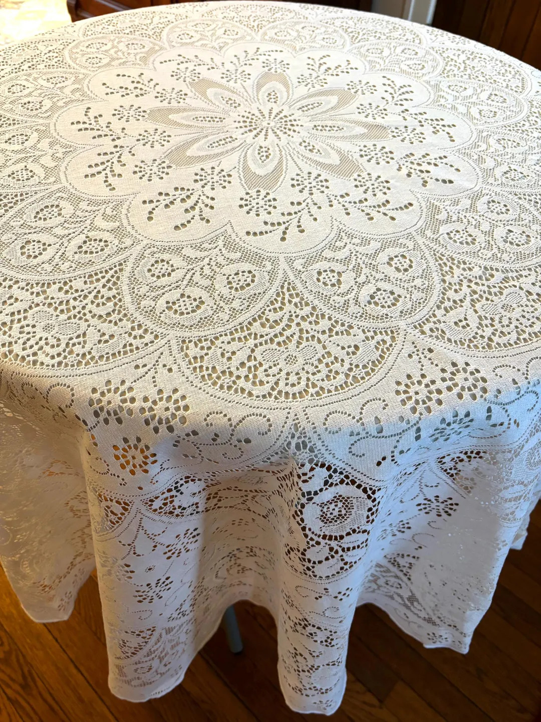 68" Round Tablecloth, Vintage Nottingham Lace, Eggshell / Ivory, Made in Britain, Like New Condit... | Etsy (US)
